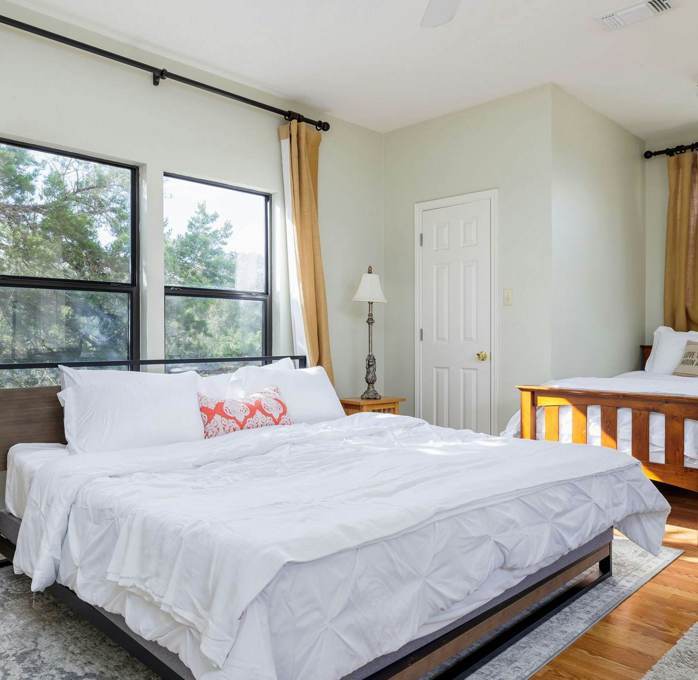 Unique Victorian Estate - The Llama Ranch