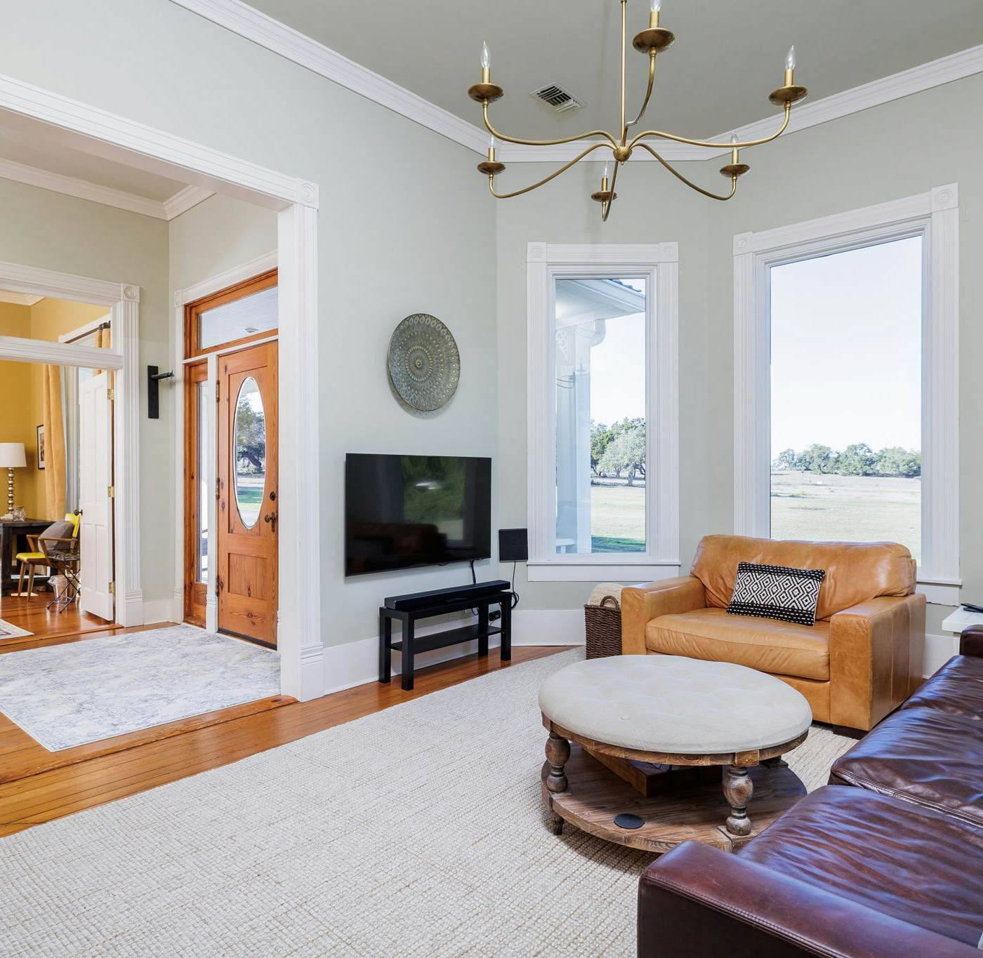 Unique Victorian Home in Llama Ranch