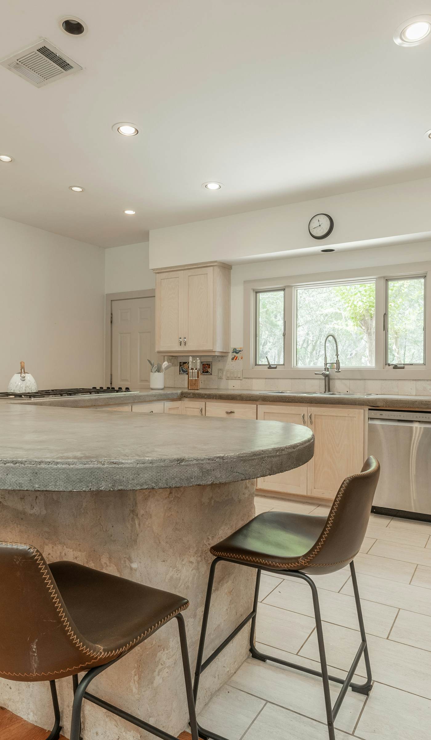 Triple 3 Ranch | Pool, Tennis & Pickleball Retreat