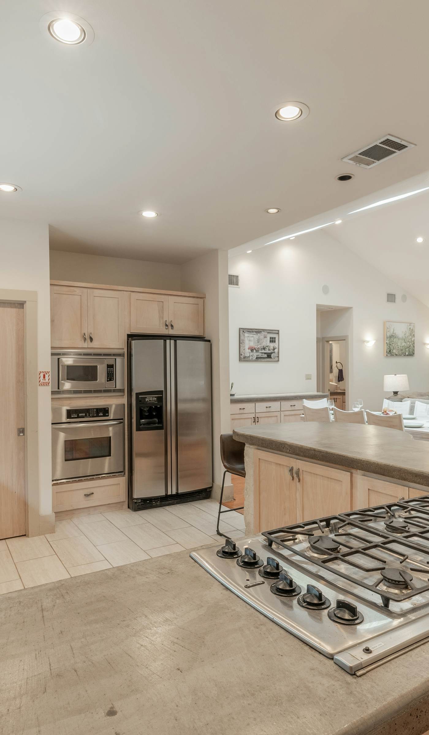 Triple 3 Ranch | Pool, Tennis & Pickleball Retreat