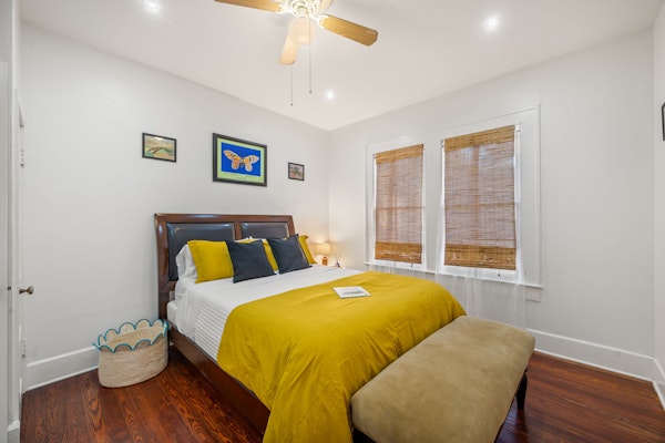 The Yellow Rose of SoCo:Charming Home Steps from South Congress and 1 mile to Downtown