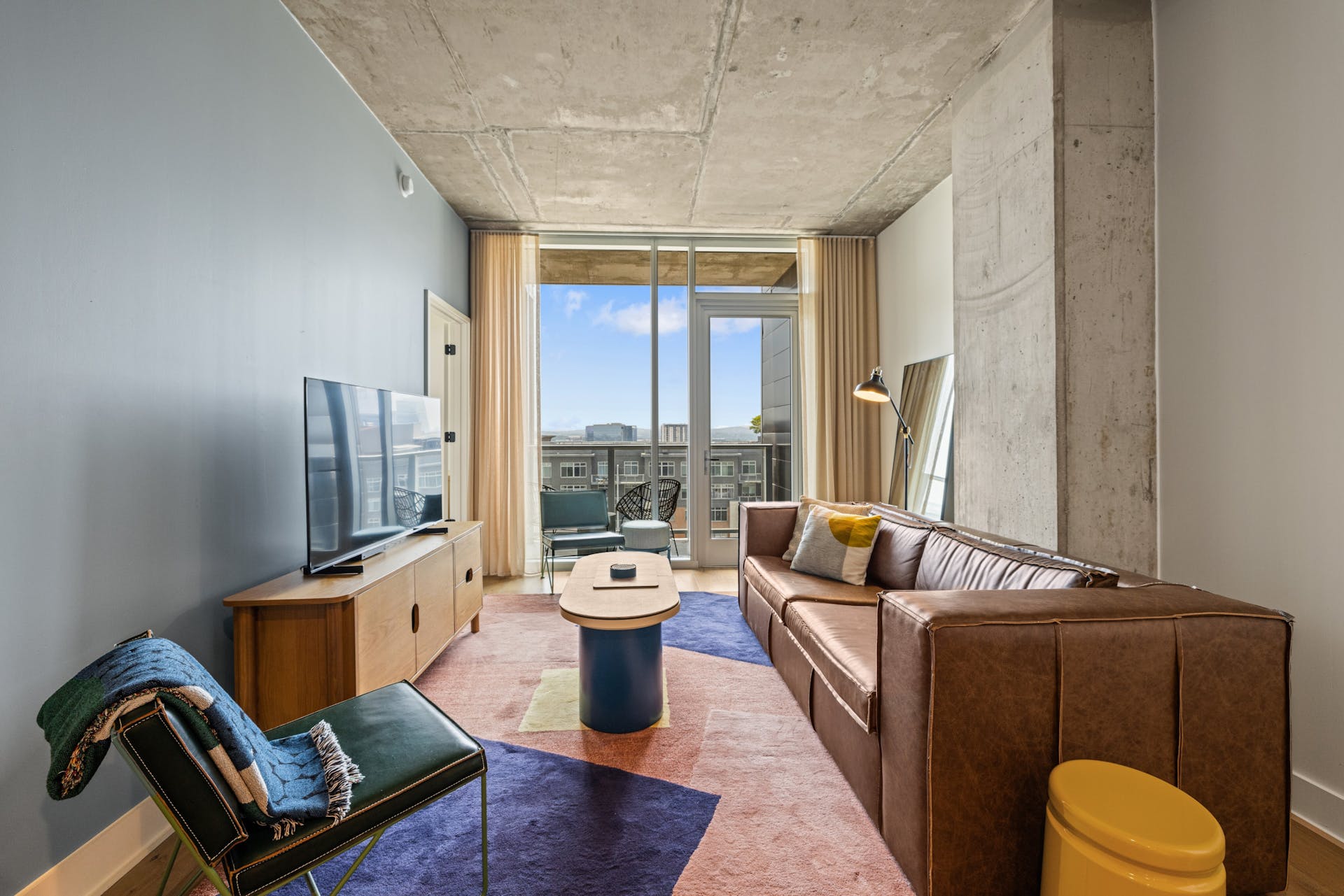 Natiivo 2BR Luxury | Rainey St | Pool | Gym | WFH