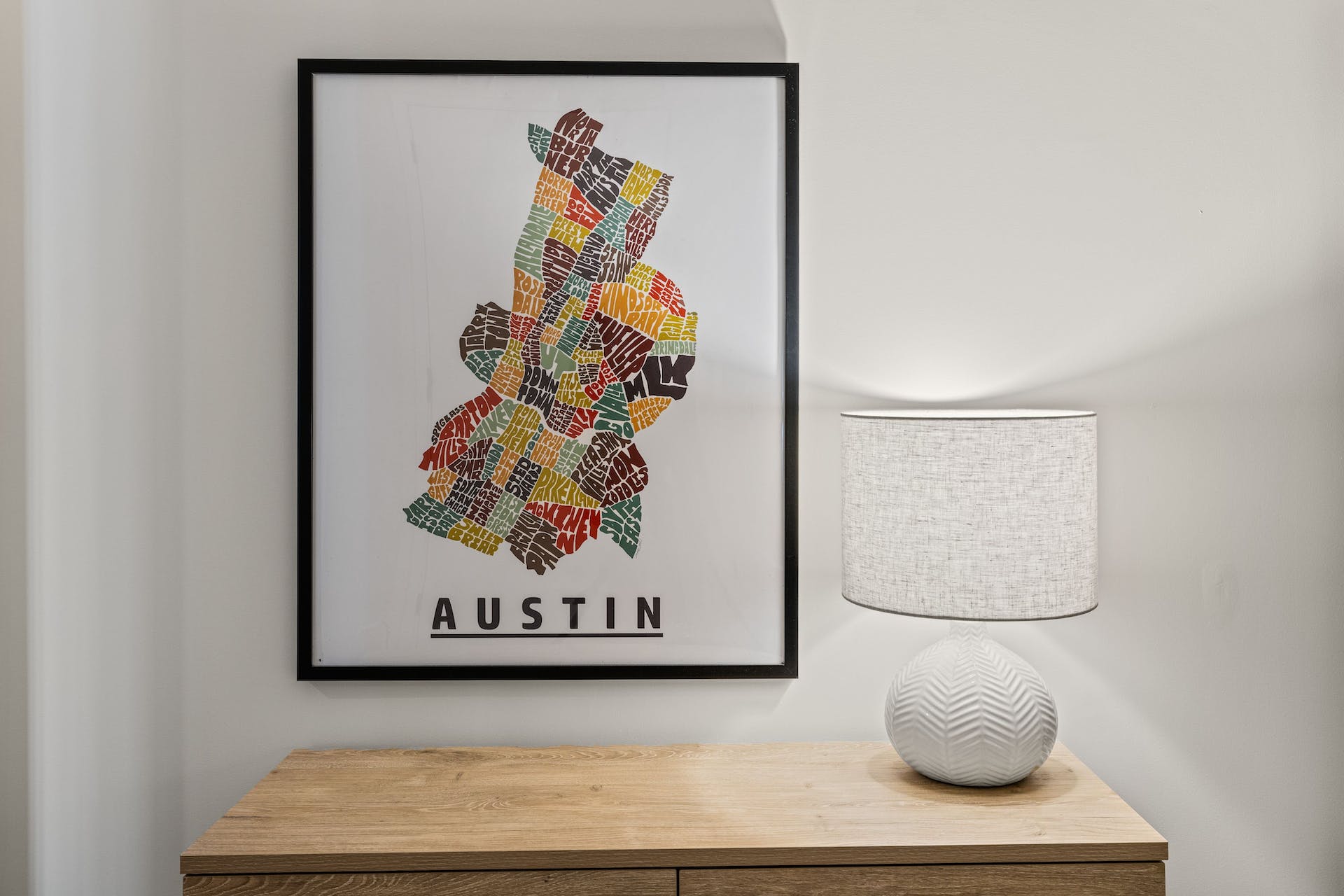 Downtown Luxury 2BR | Rainey St | Pool | Gym | WFH Ready