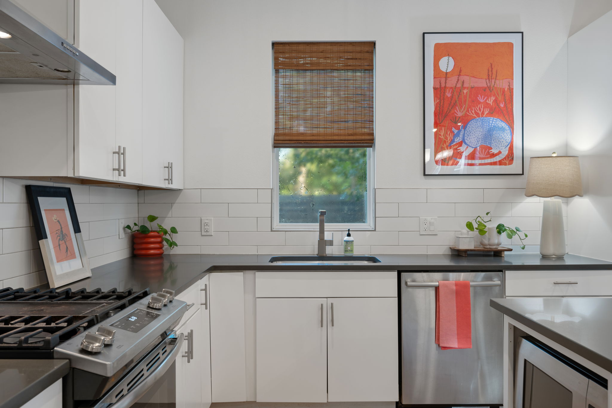 East Austin 3BR • Sleeps 8 • Free Parking • ACL + F1