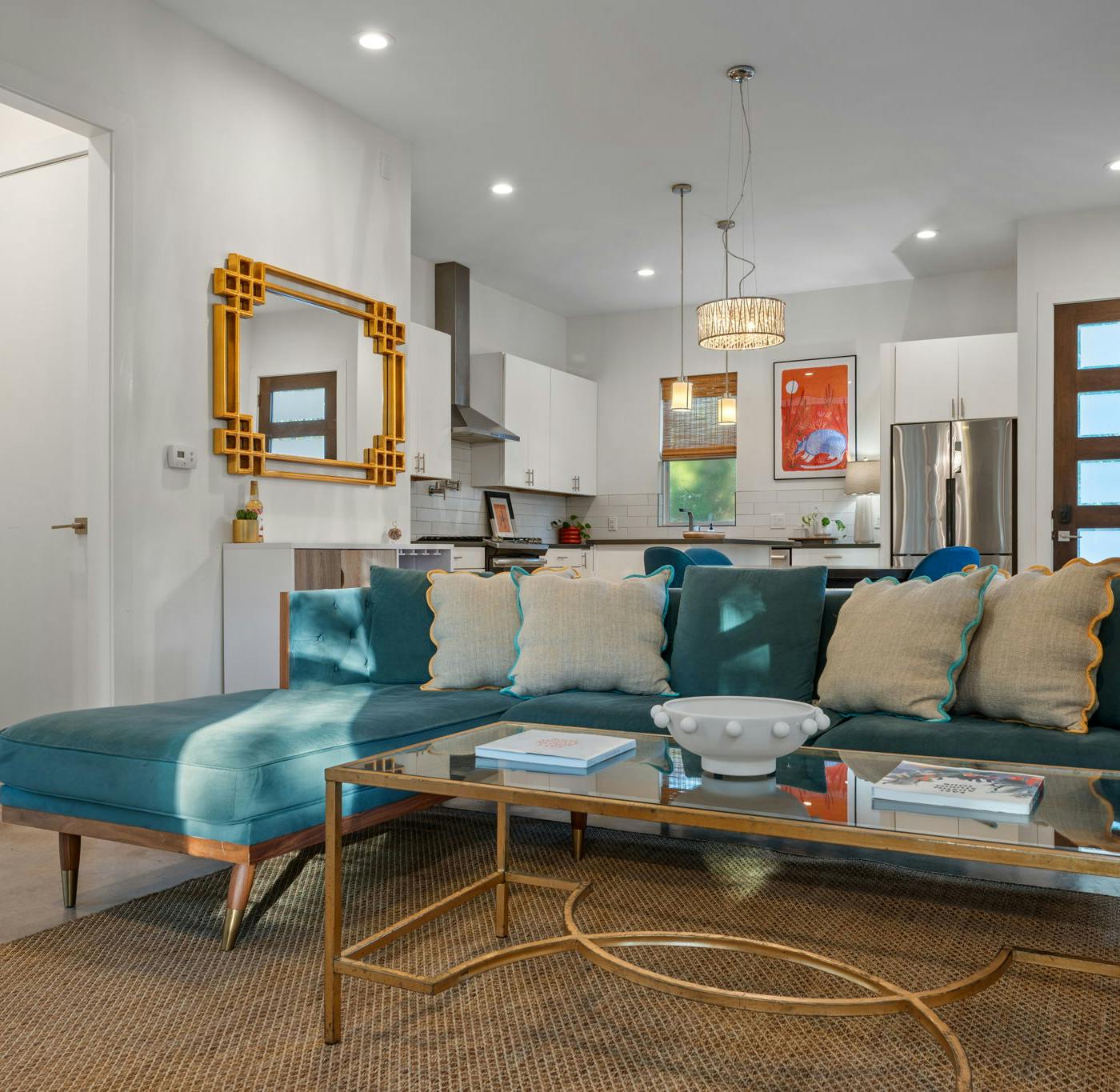 East Austin 3BR • Sleeps 8 + Free Parking • 2.7mi DT