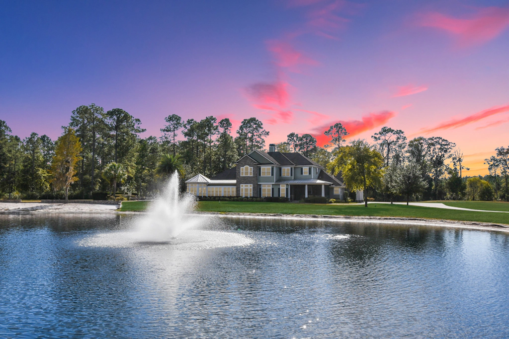The Grand Luxe Sanctuary : The Crown Jewel Of Jacksonville