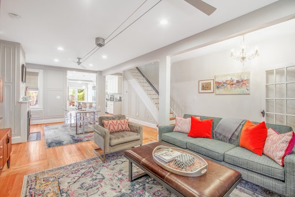 Updated historic home with parking; near Academy, college & harbor - central AC