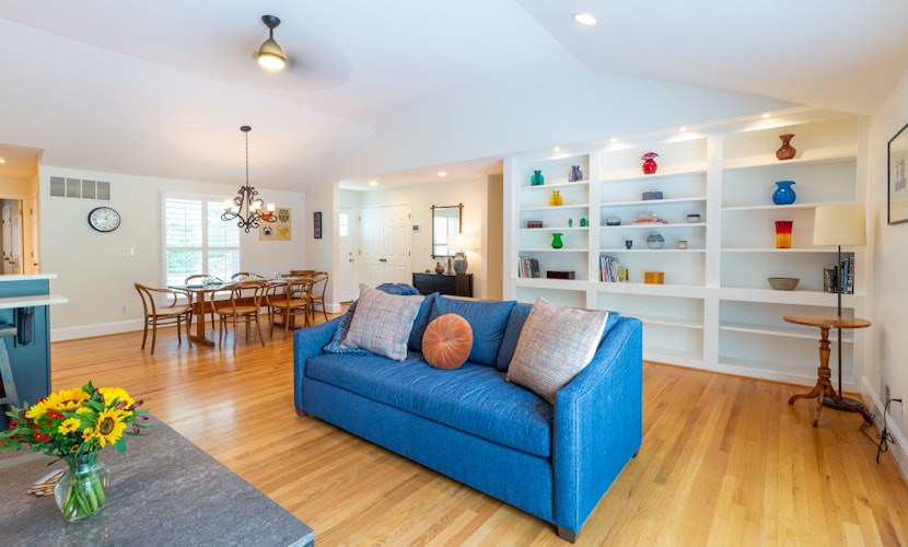 Spacious home with an outdoor pool, screened porch, washer/dryer & central AC