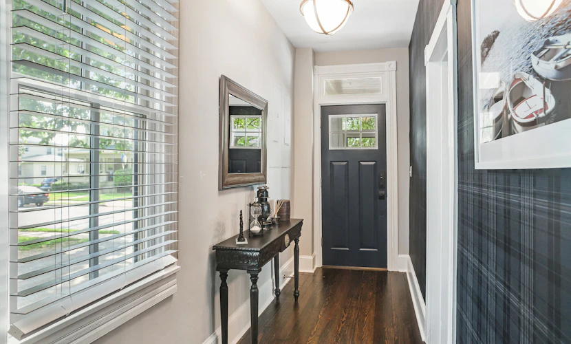 2-story downtown home with enclosed yard, deck, firepit, gas grill & fireplace