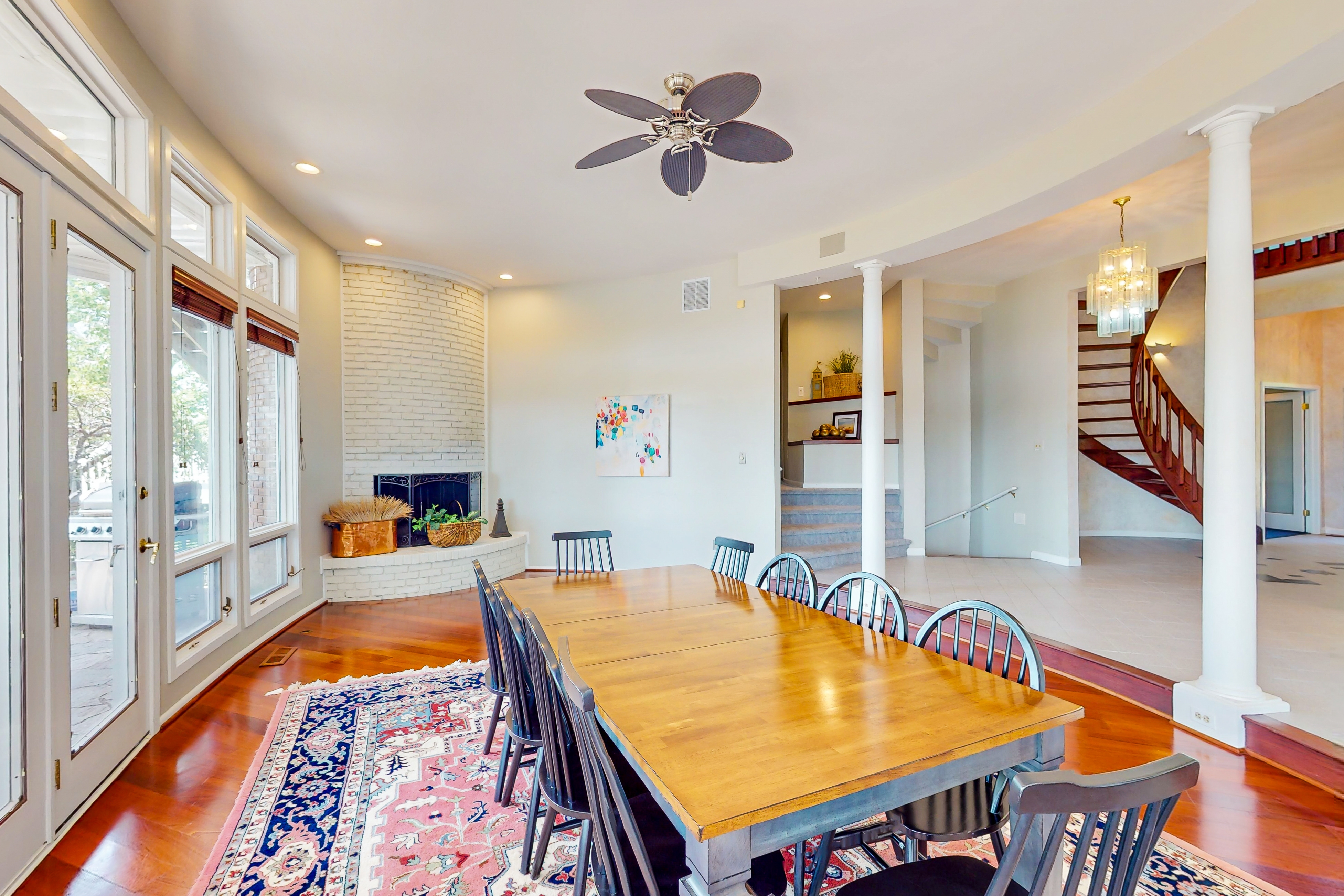 Splendid home w/private pool, fire pit, several decks & balconies