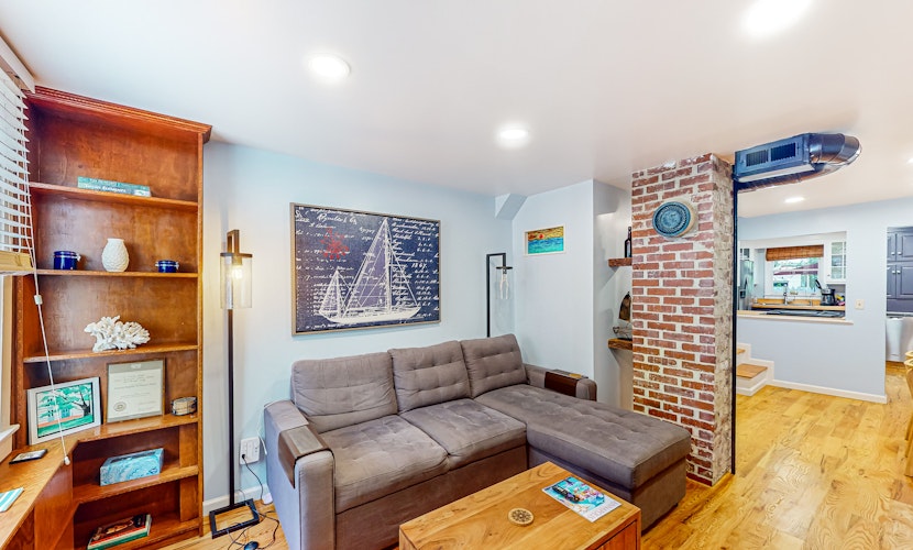 Gorgeous & bright retreat with patio, firepit, W/D, & stunning rooftop views