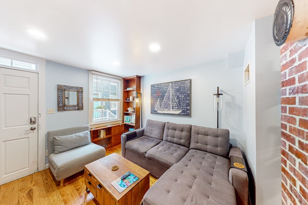 Gorgeous & bright retreat with patio, firepit, W/D, & stunning rooftop views