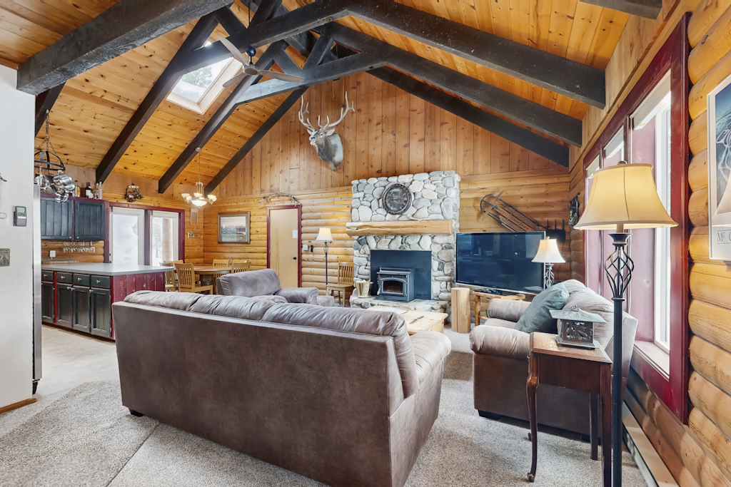 Custom Cabin - Hot Tub Near McCall & Brundage