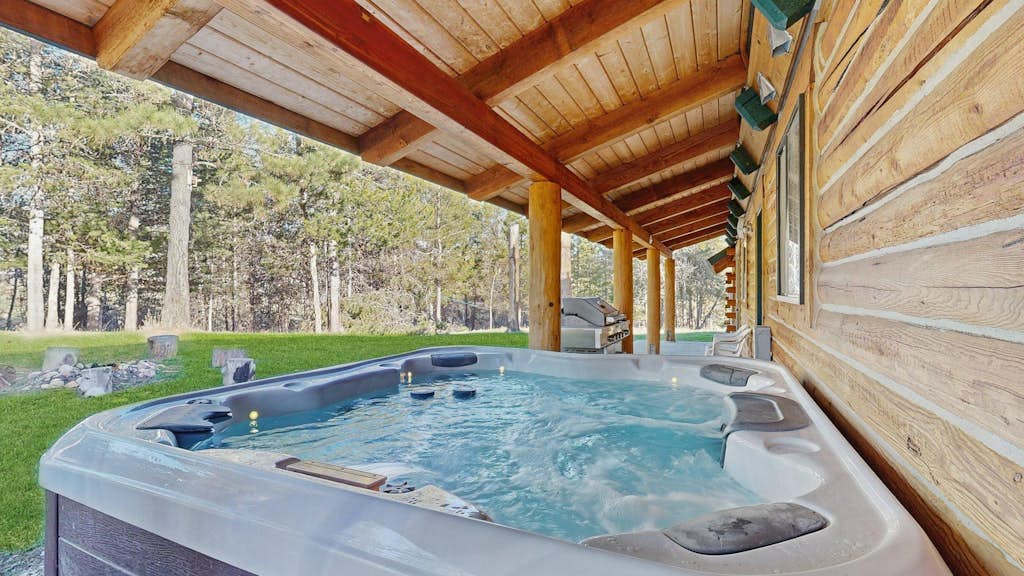 McCall Cabin, Hot Tub, Trailer Parking
