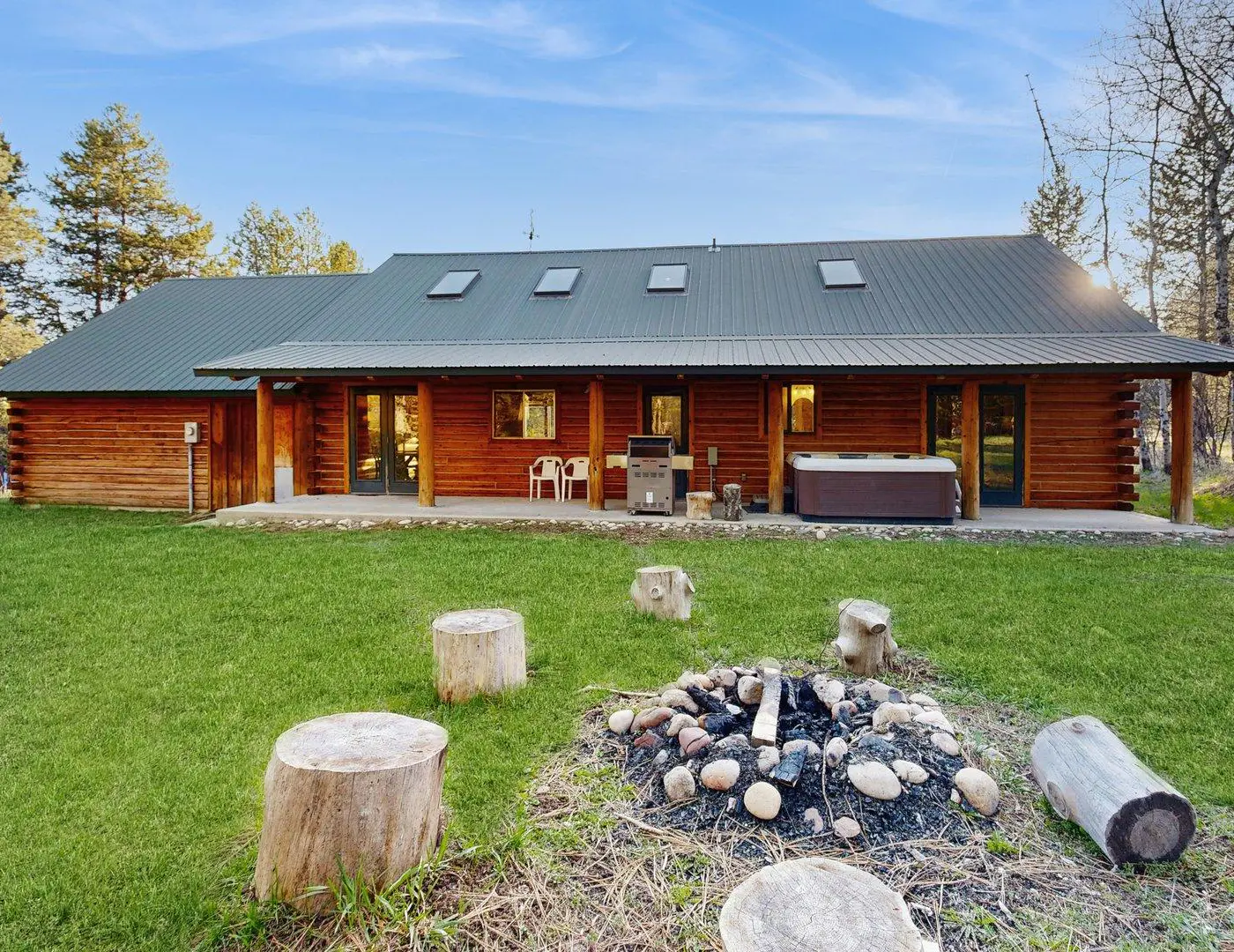 McCall Cabin, Hot Tub, Trailer Parking