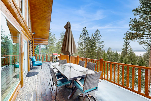 Lake View Cascade Cabin Deck Firepit & Trails