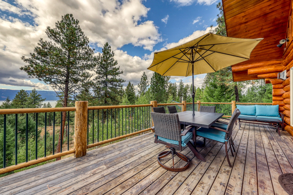 Lake View Cascade Cabin Deck Firepit & Trails