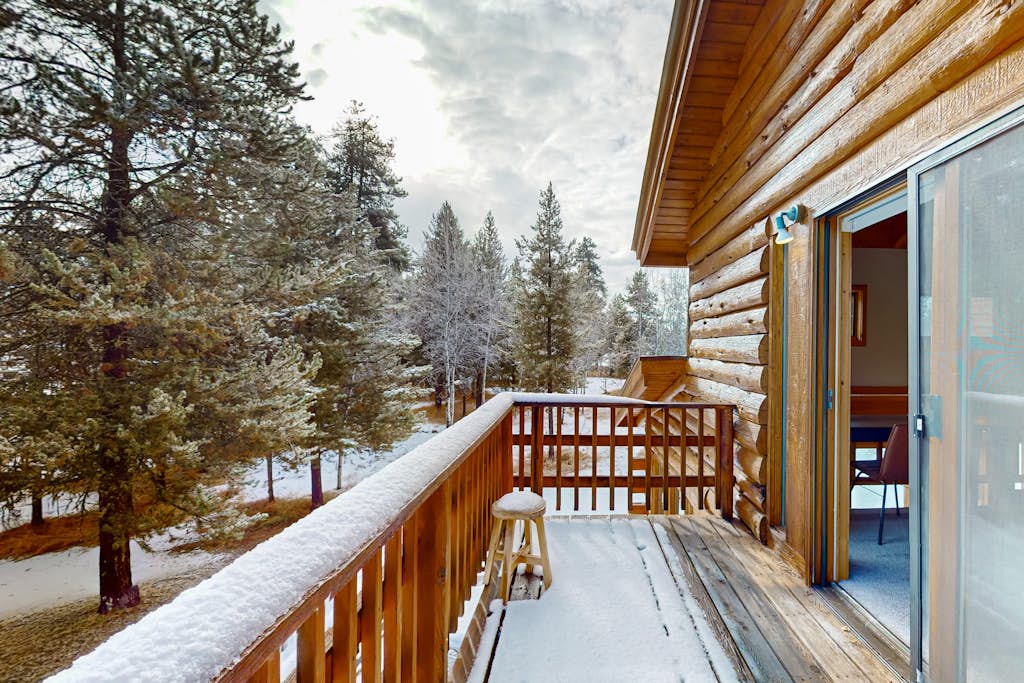 Tree-Lined Retreat Near McCall & Payette Lake