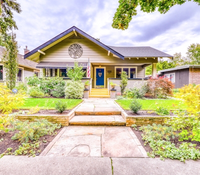 Historic Craftsman: Yard, Patio & Fireplace