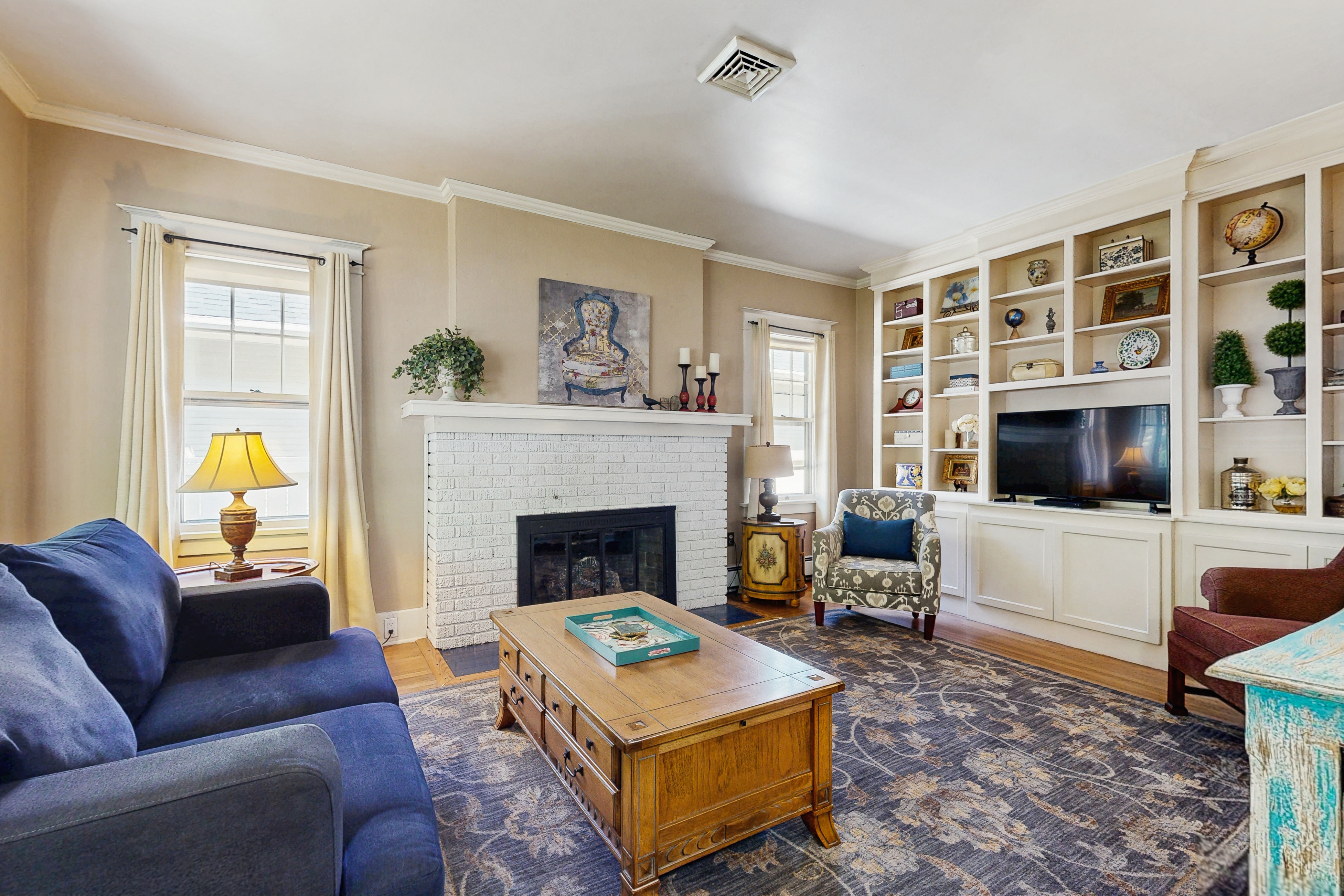 Historic Craftsman: Yard, Patio & Fireplace