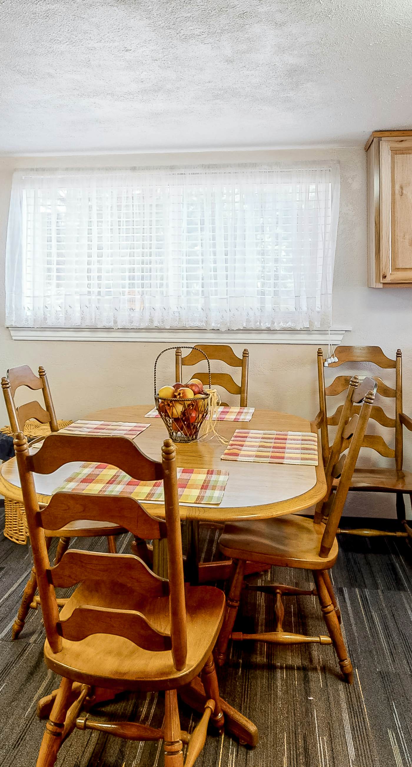 The Cottage | Walk to Shops & Cascade Lake