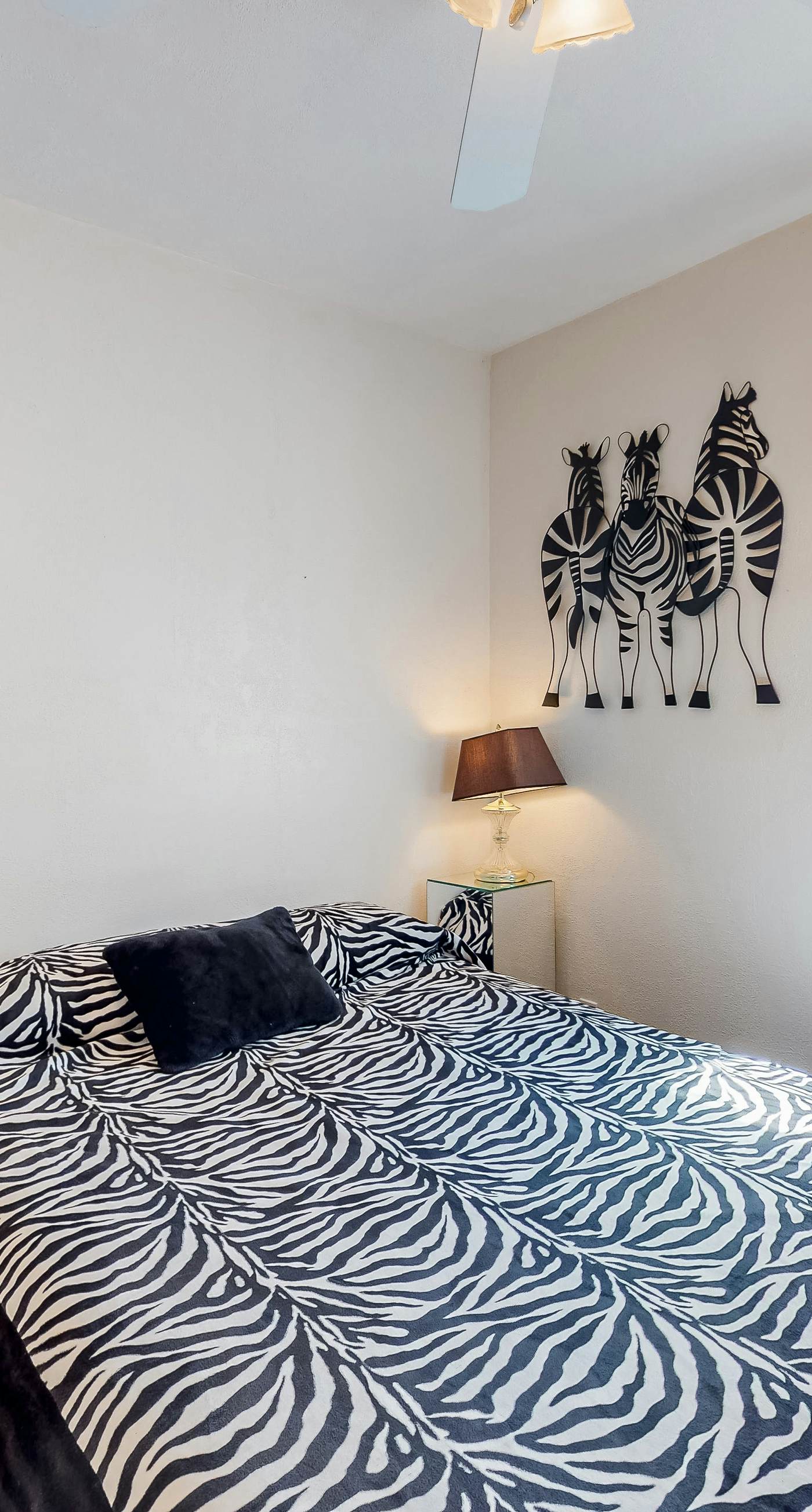 The Cottage | Walk to Shops & Cascade Lake