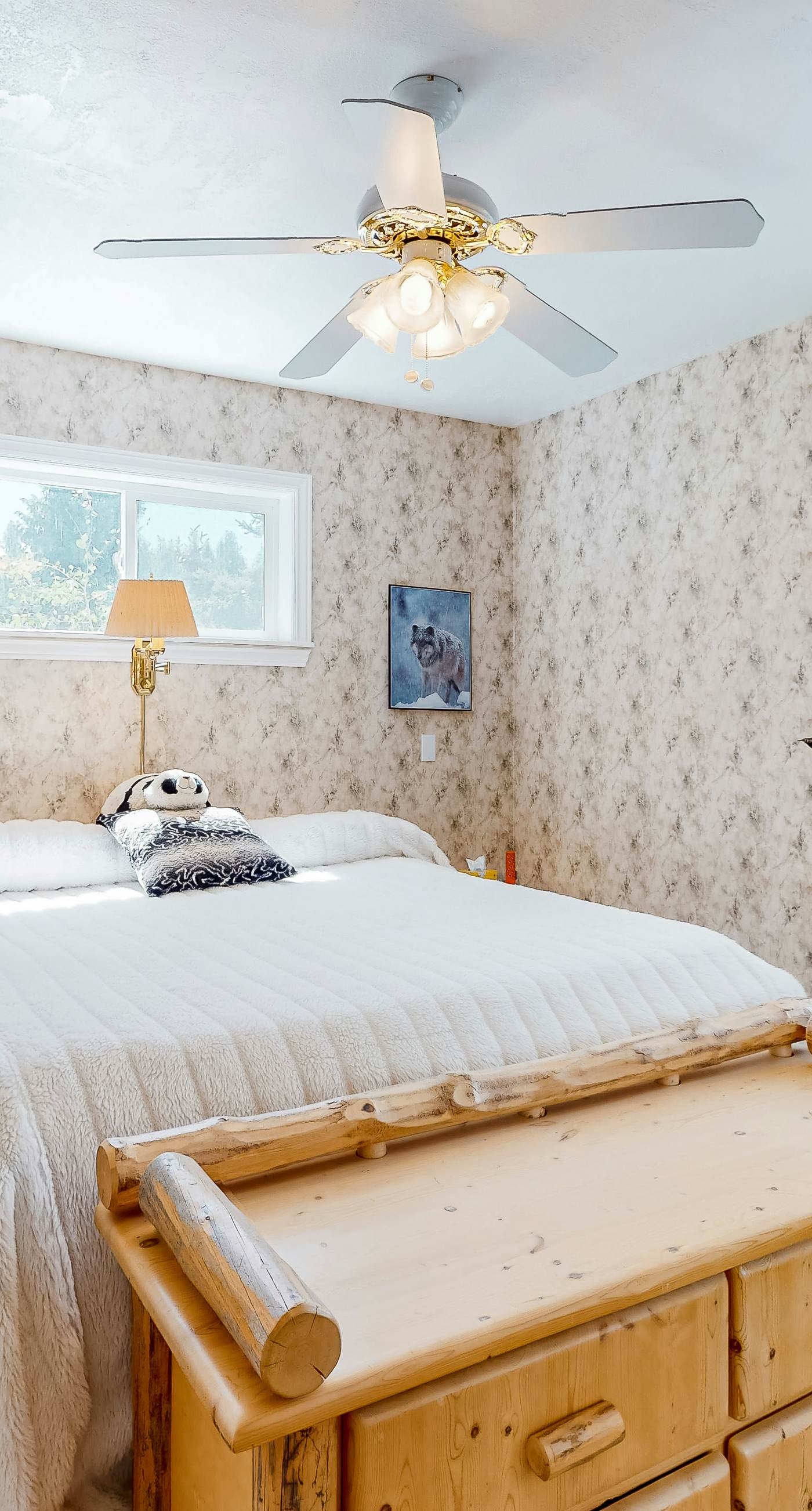 The Cottage | Walk to Shops & Cascade Lake