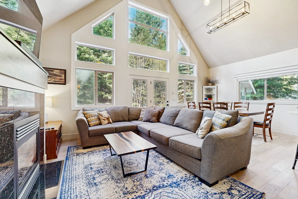 Quiet Home Near Golf - Pool & Hot Tub Access