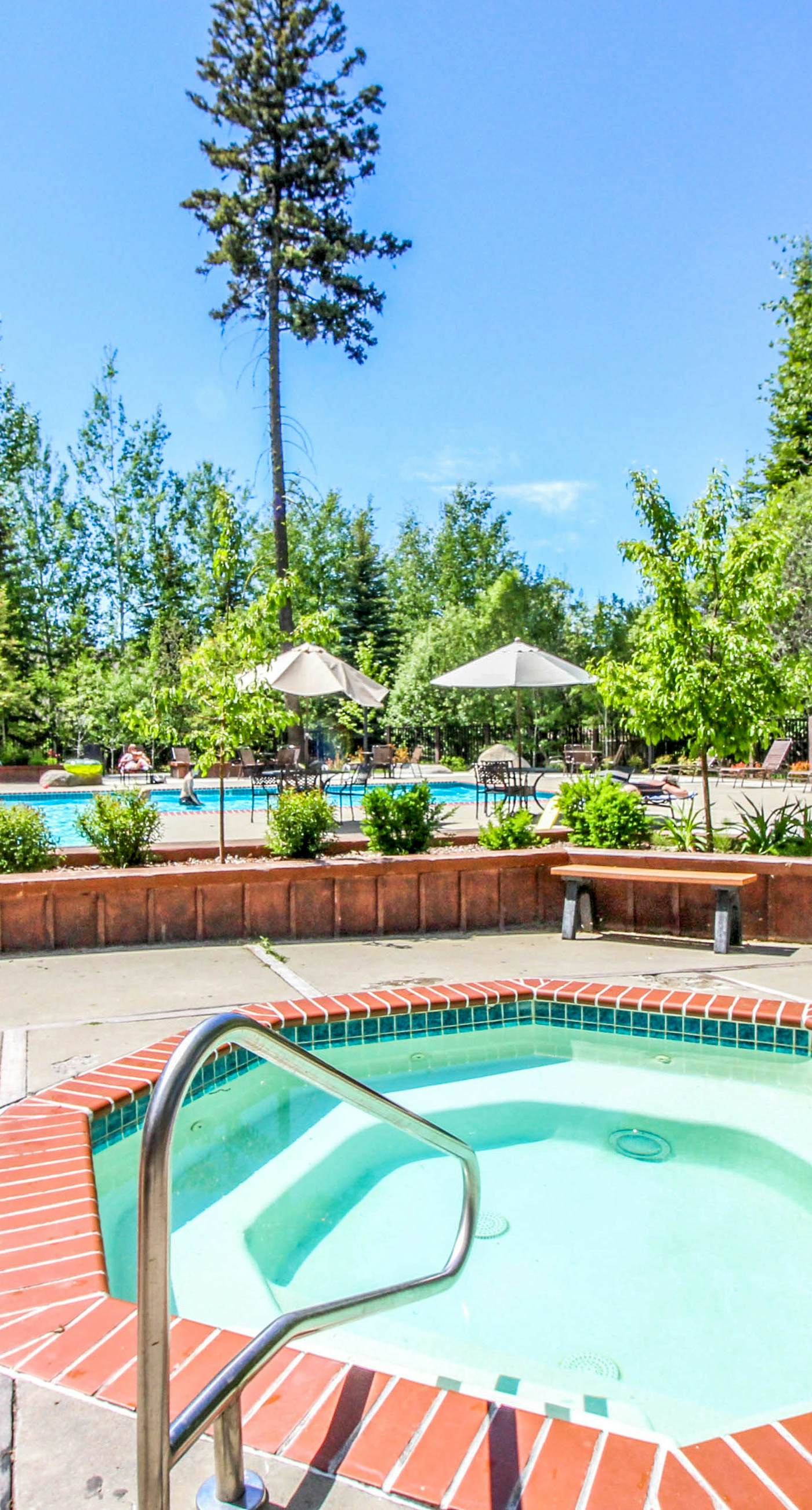 Quiet Home Near Golf - Pool & Hot Tub Access