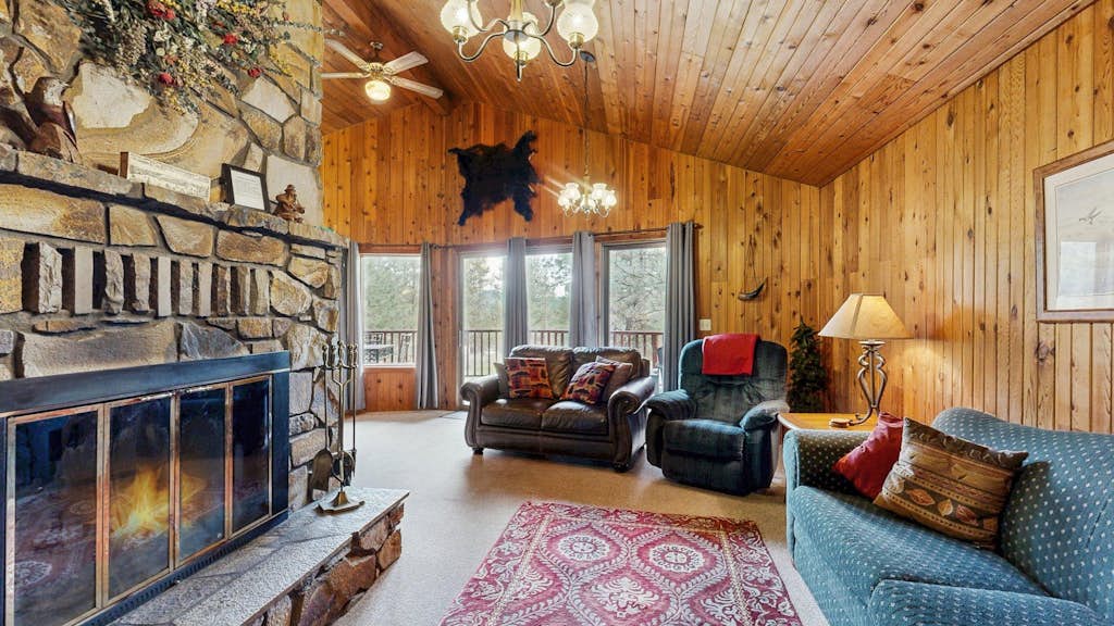 Cascade Cabin | Deck, 2 Living Rooms + Fireplaces