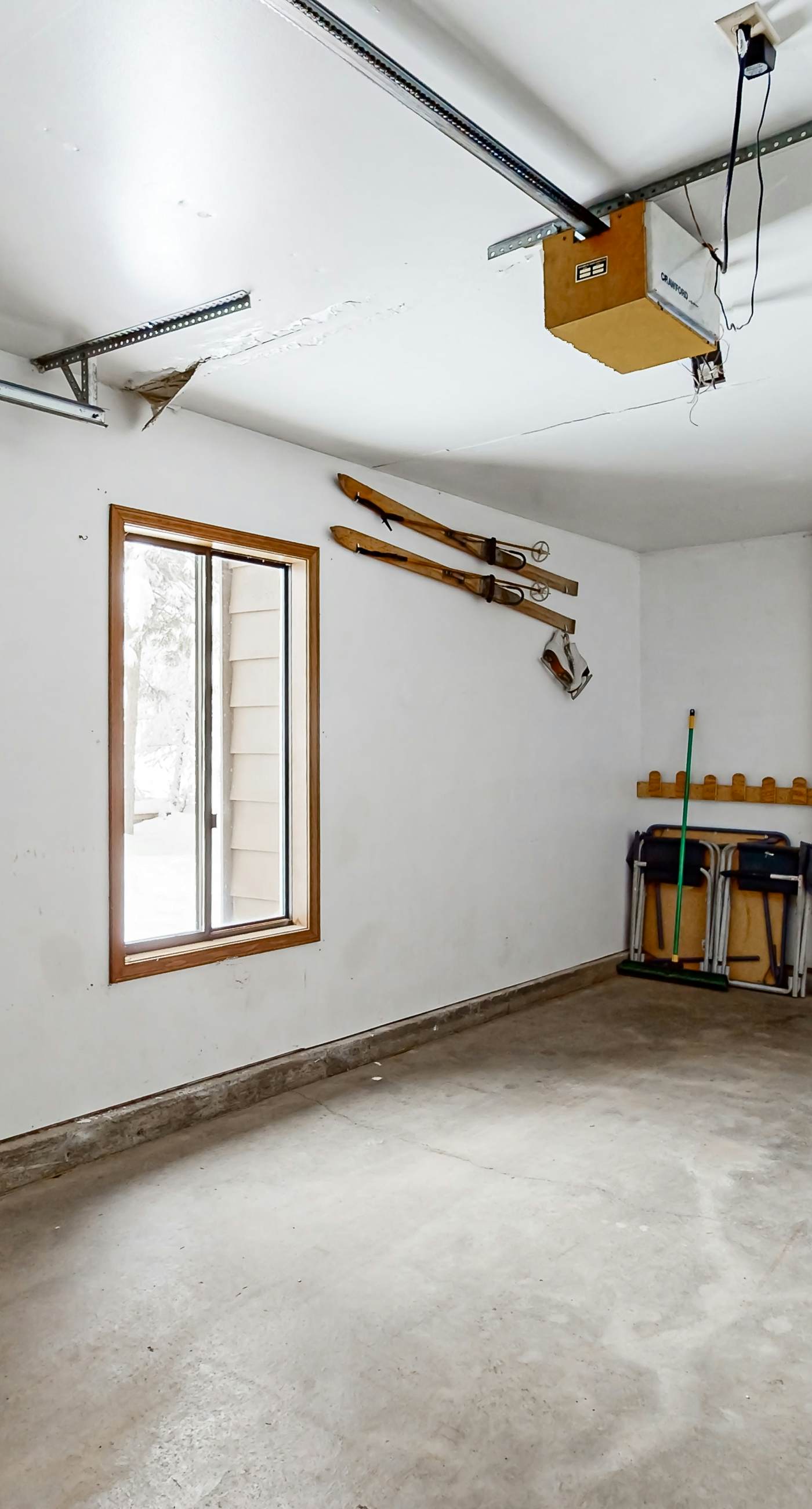 Lake & Town Access: Deck, Pool & Wood Stove