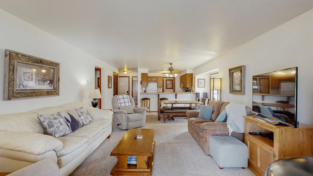 McCall Townhome Pool & Walk To Lake