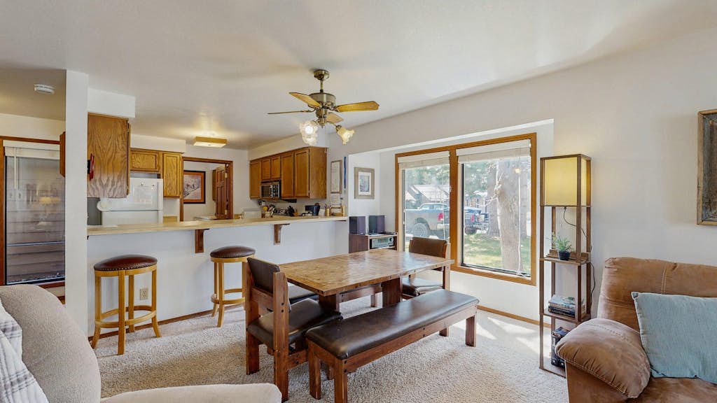 McCall Townhome Pool & Walk To Lake