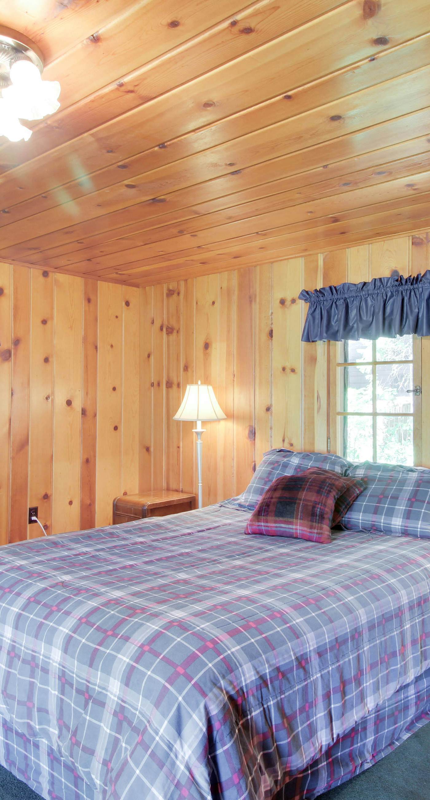 McCall Lakehouse: Private Dock, Beach & Grill