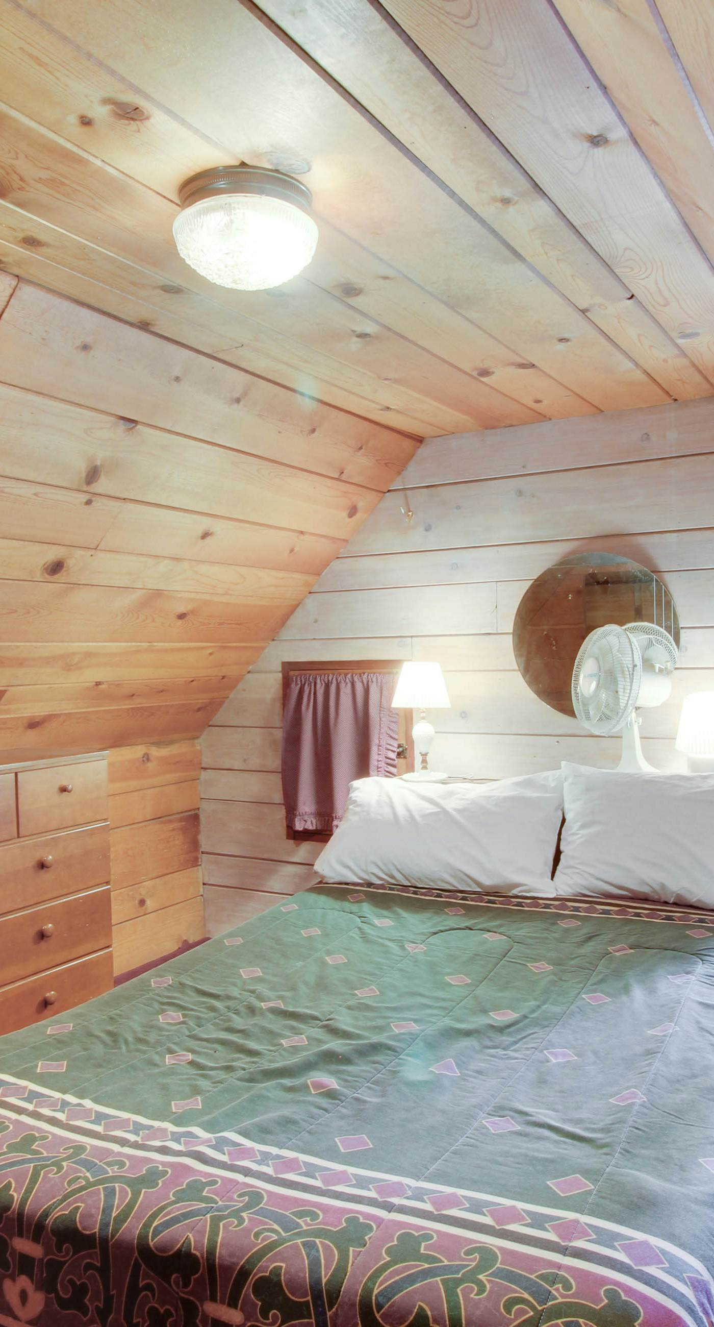 McCall Lakehouse: Private Dock, Beach & Grill