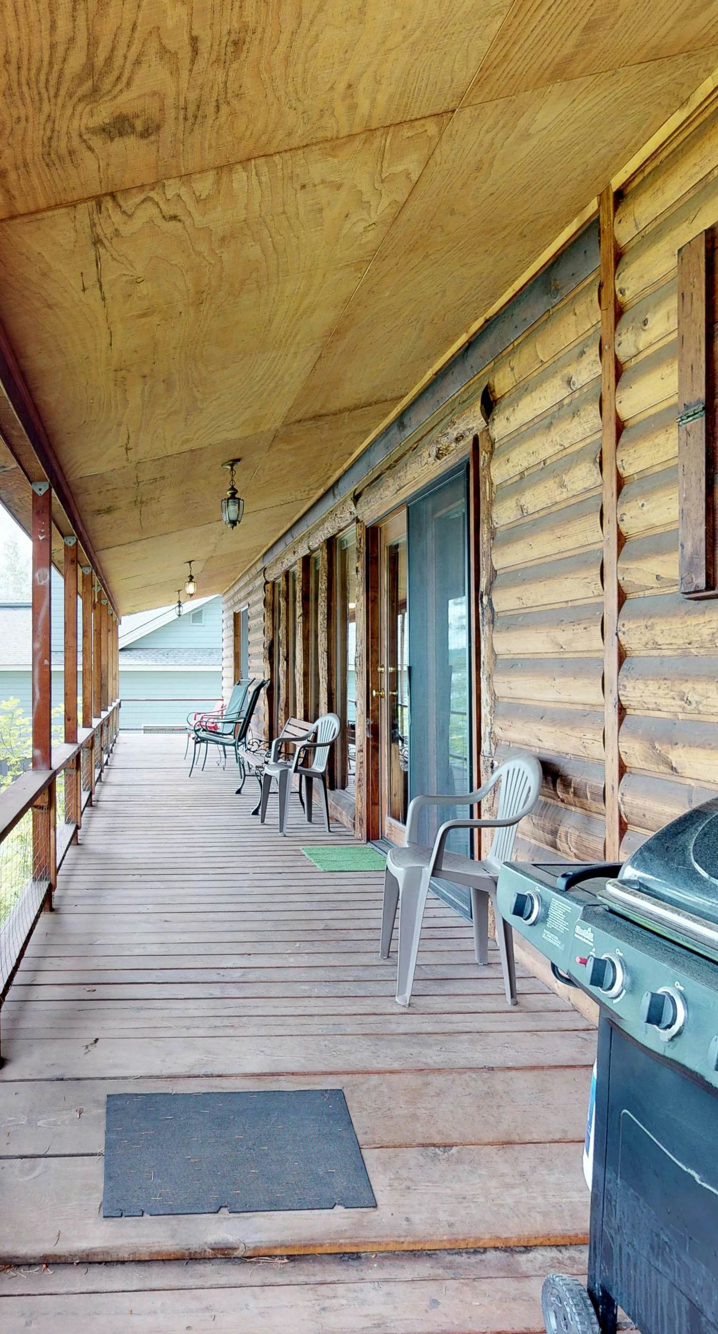 McCall Lakehouse: Private Dock, Beach & Grill