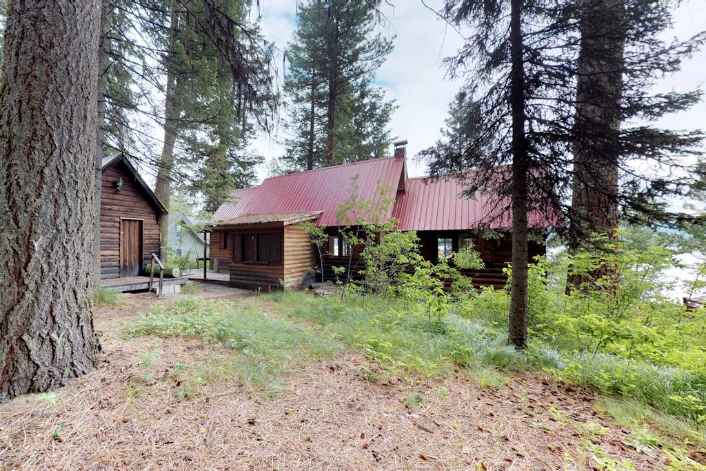 McCall Lakehouse Private Dock, Beach & Grill