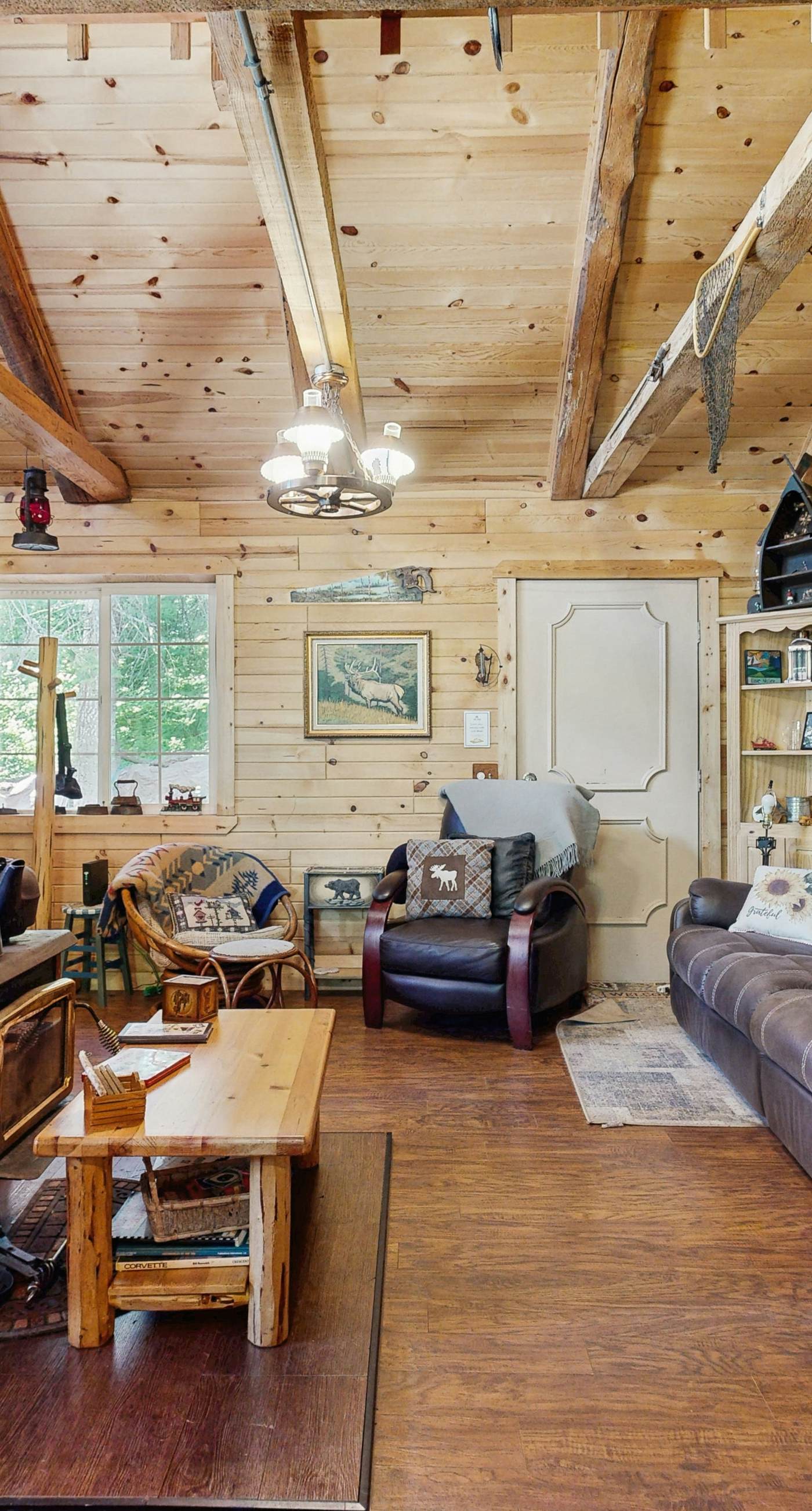 Peaceful Cabin Near Cascade Lake & Stream