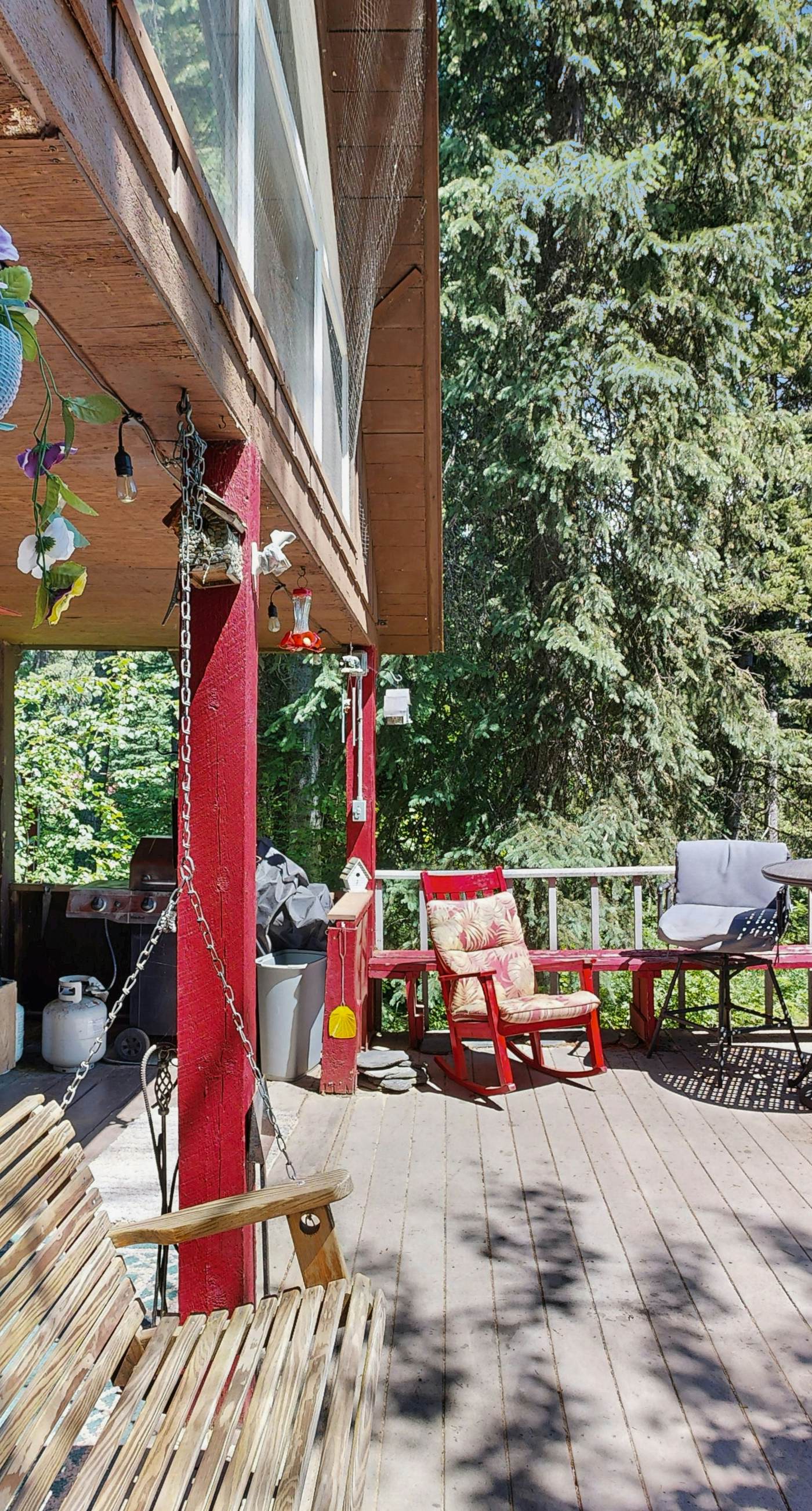 Peaceful Cabin Near Cascade Lake & Stream