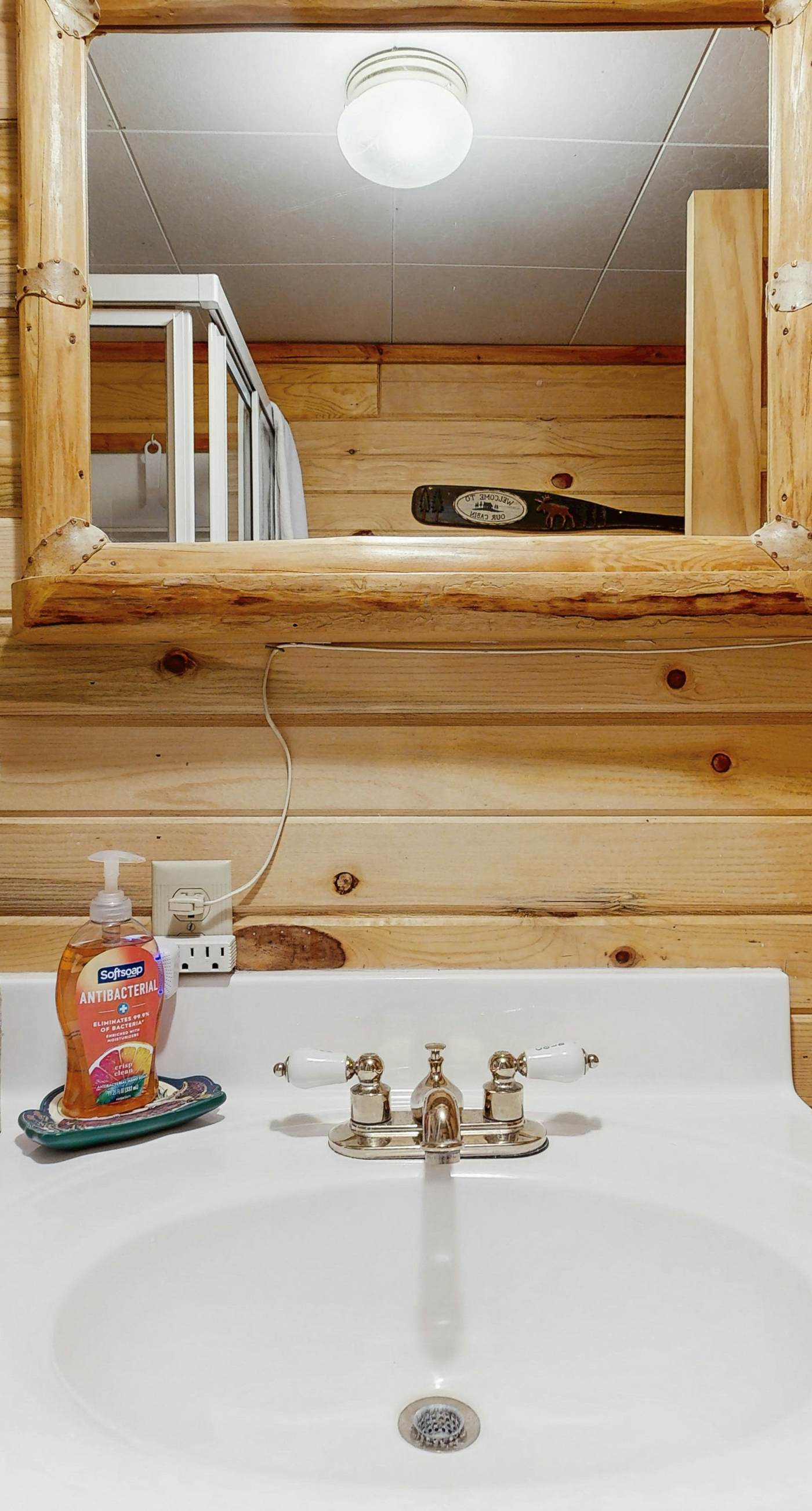 Peaceful Cabin Near Cascade Lake & Stream