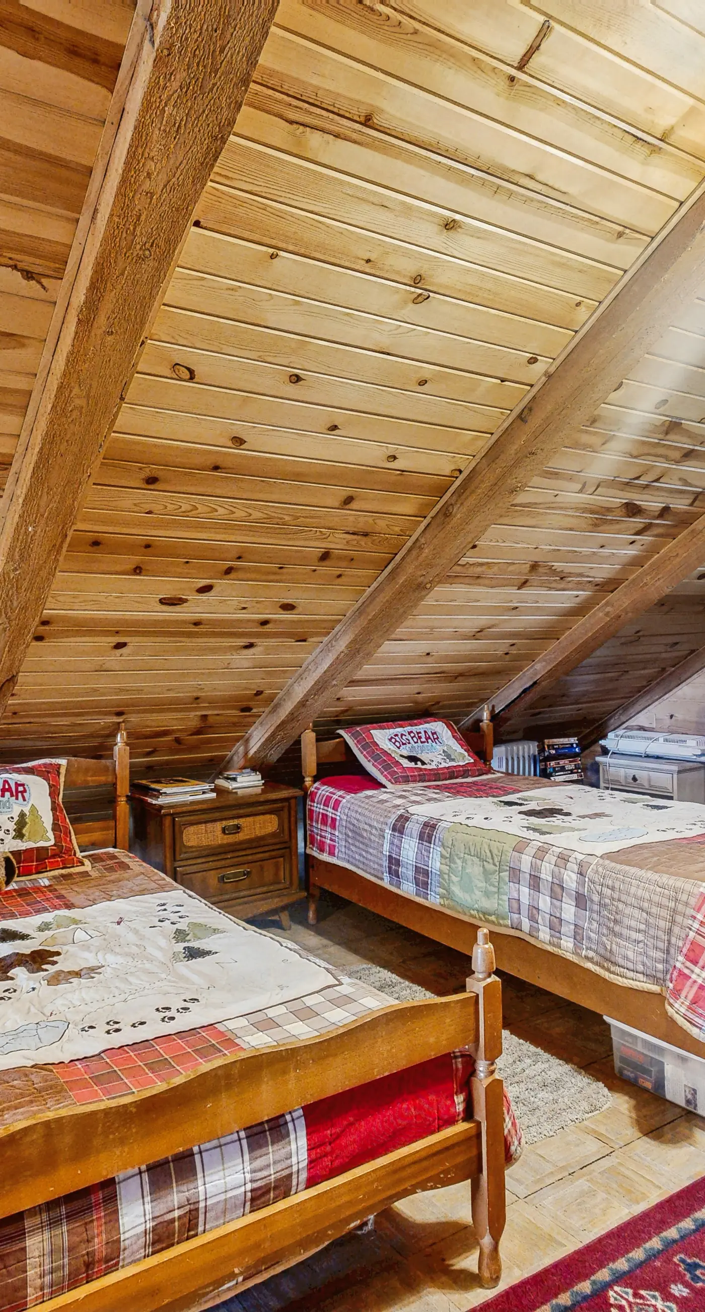 Peaceful Cabin Near Cascade Lake & Stream