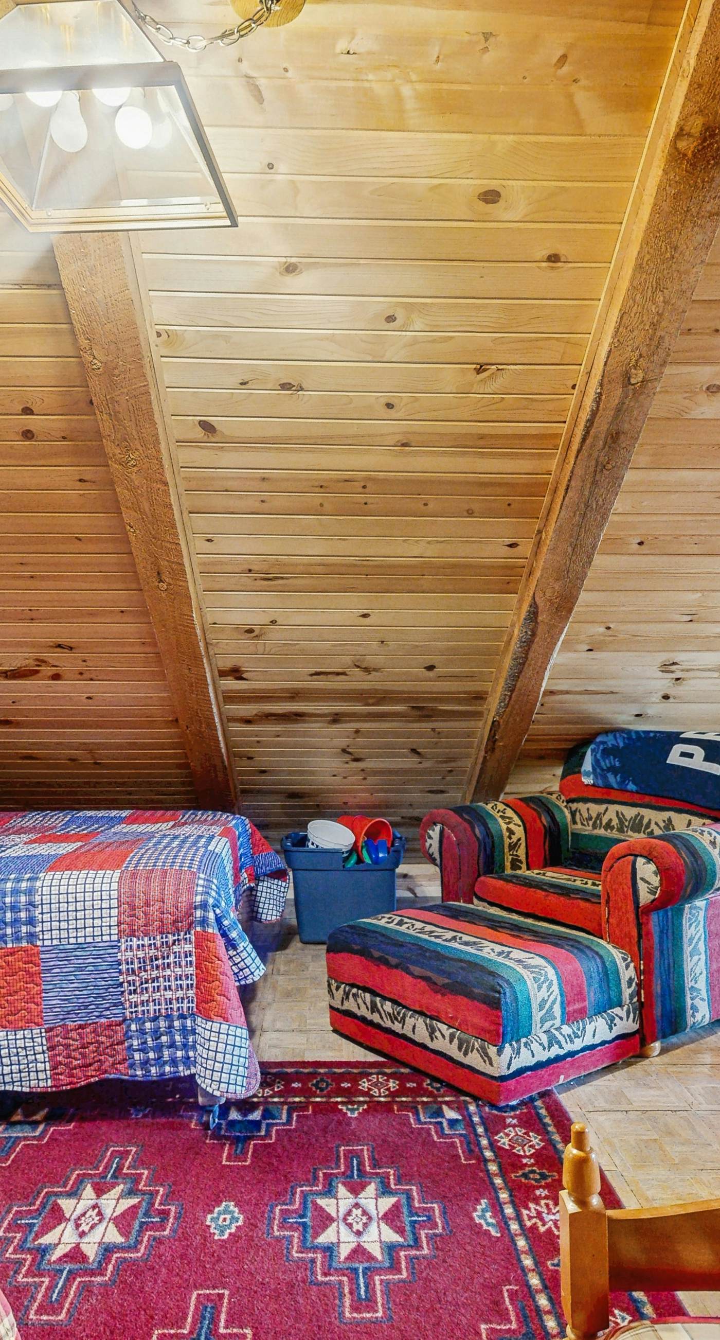 Peaceful Cabin Near Cascade Lake & Stream