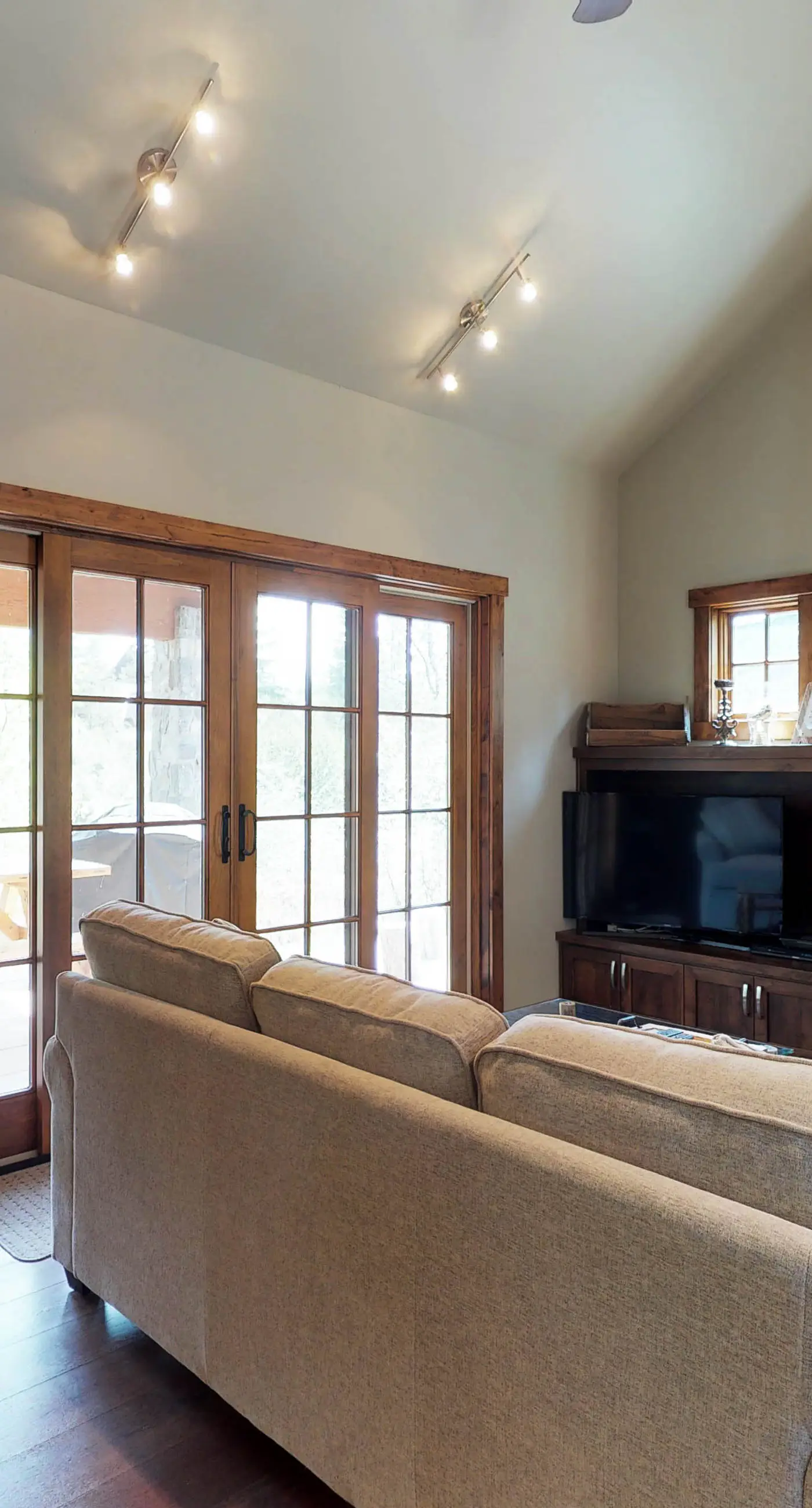 Tamarack Ski-In/Out Cottage with Fire Pit