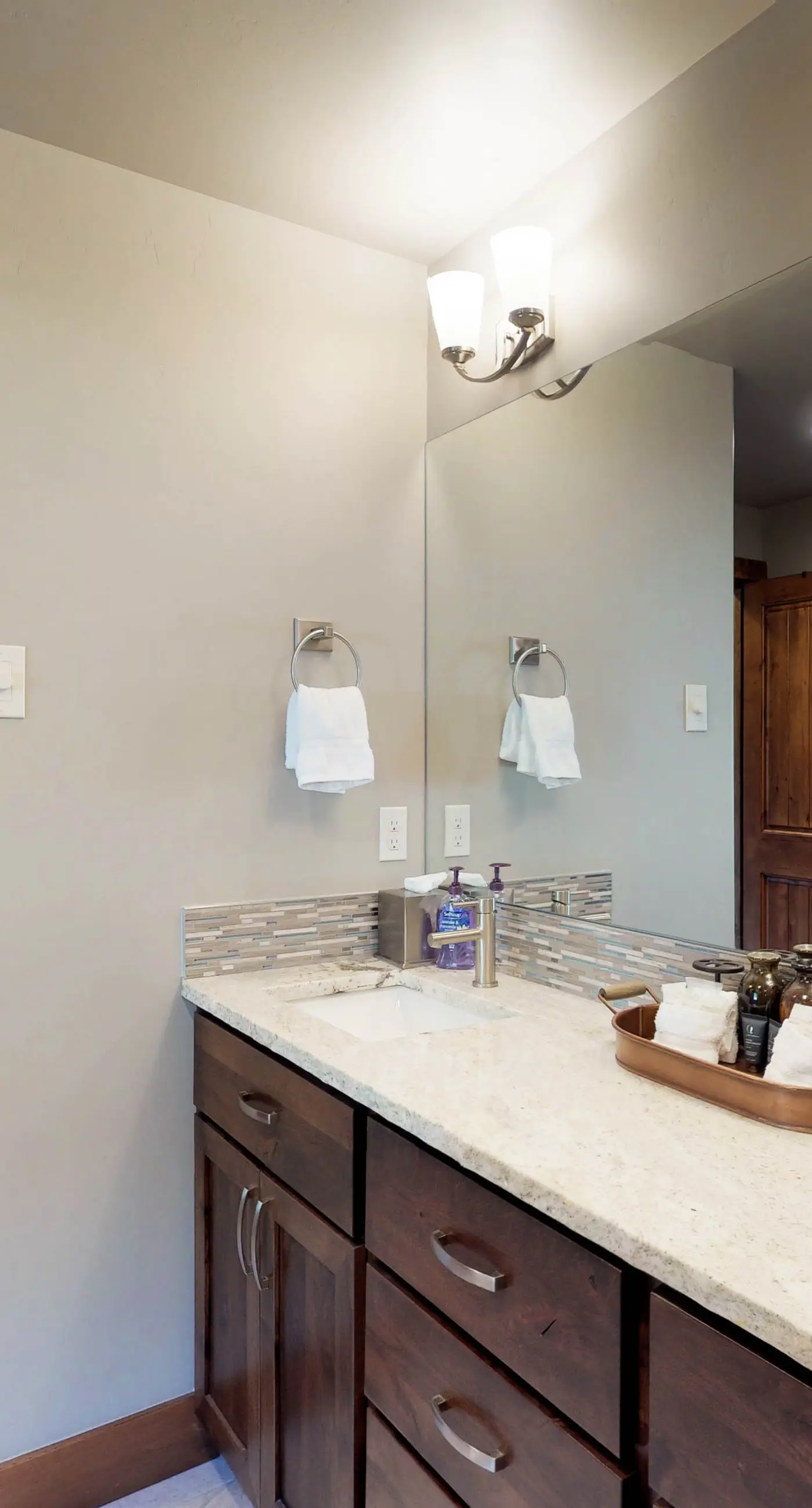 Tamarack Ski-In/Out Cottage with Fire Pit