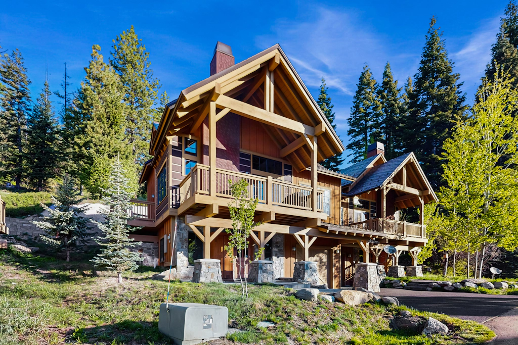 Modern Rustic Retreat at Tamarack Ski Resort