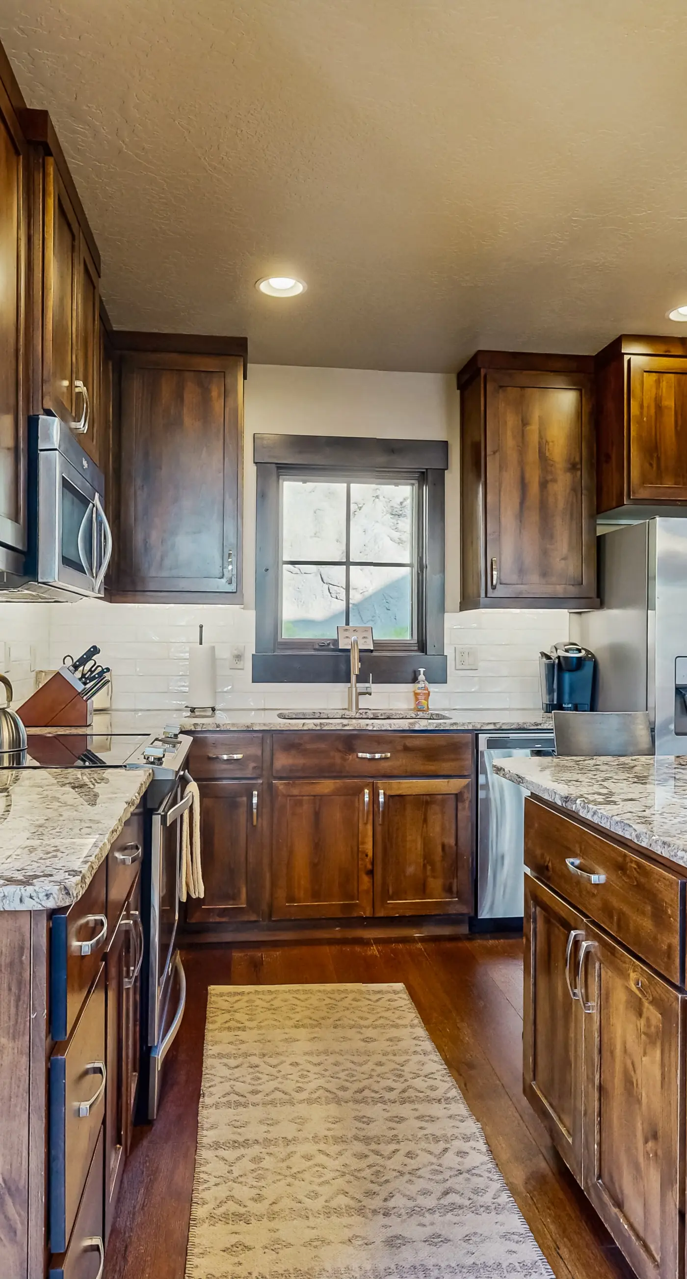 Tamarack Ski-In/Out Cabin, Hot Tub, Sleeps 8