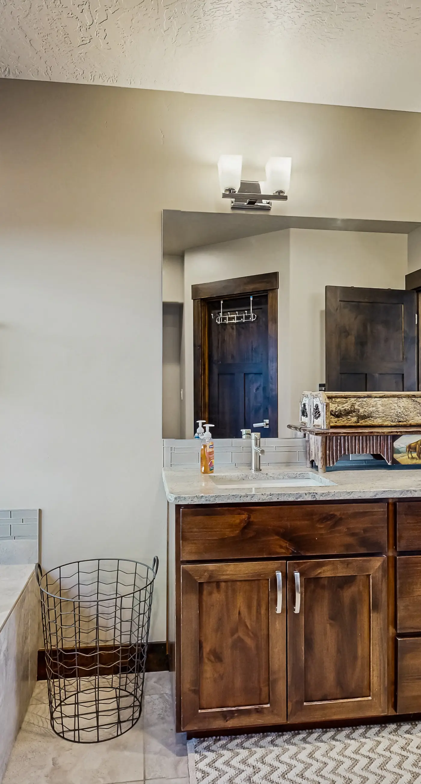 Tamarack Ski-In/Out Cabin, Hot Tub, Sleeps 8