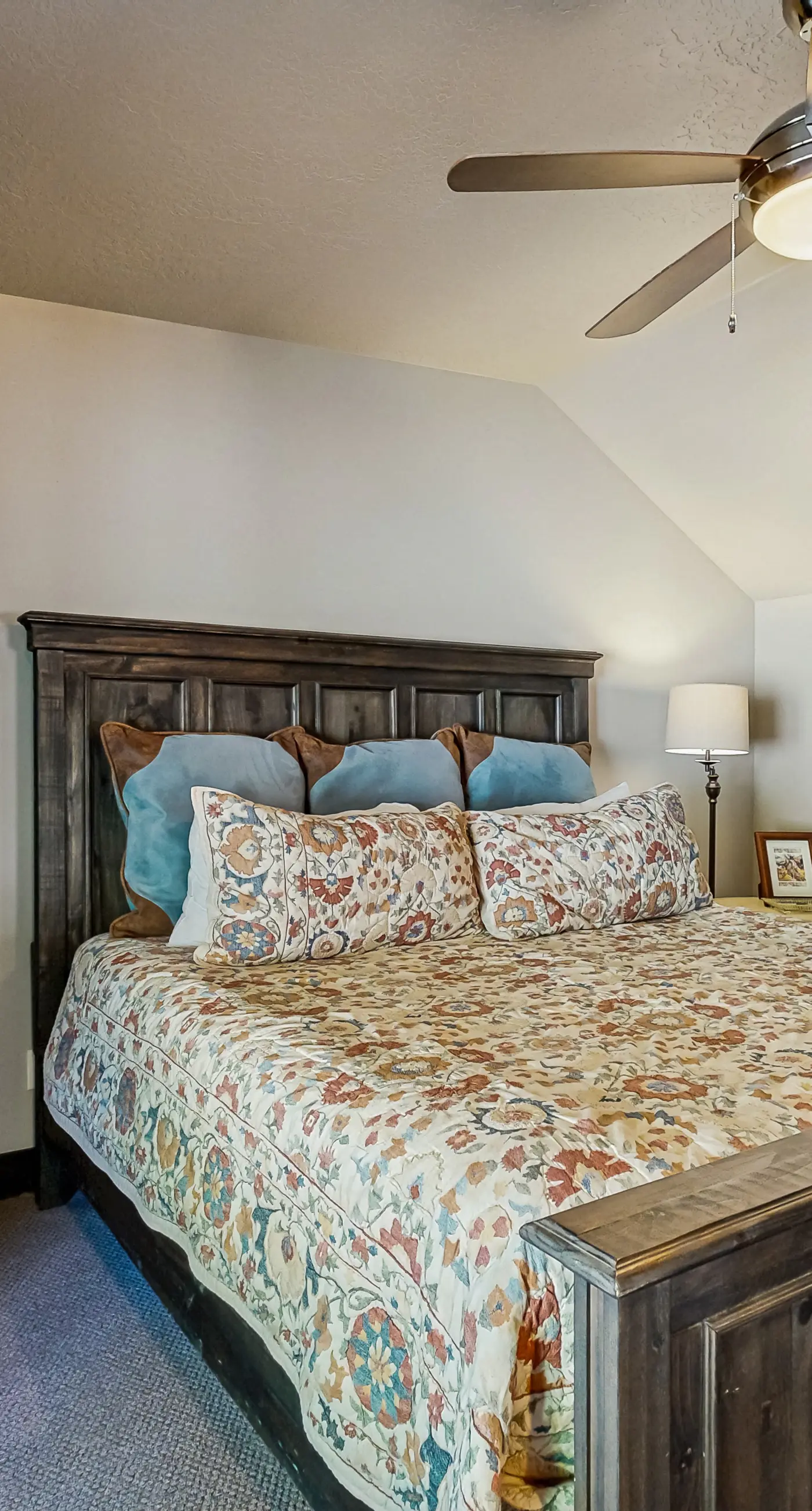 Tamarack Ski-In/Out Cabin, Hot Tub, Sleeps 8