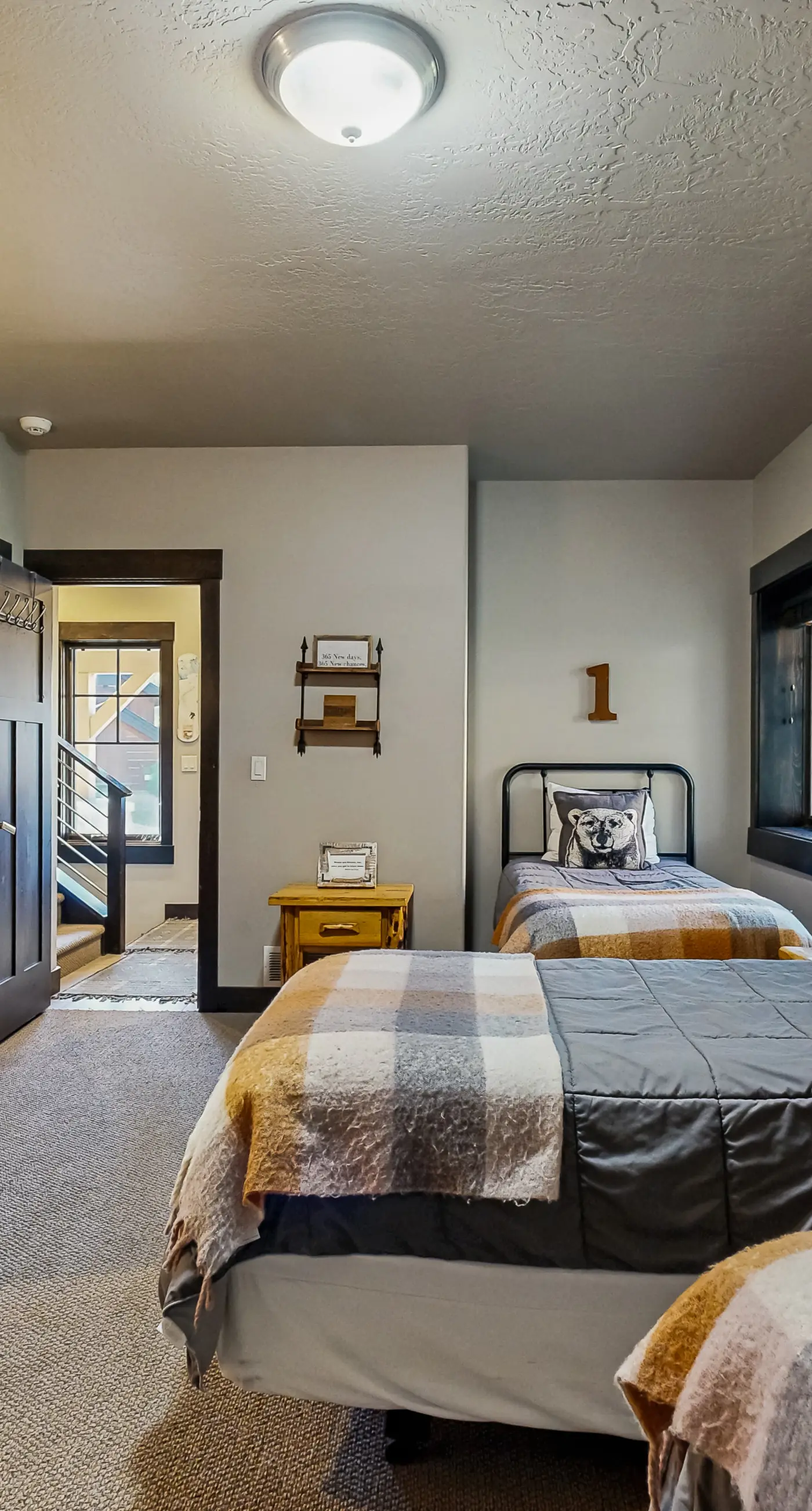 Tamarack Ski-In/Out Cabin, Hot Tub, Sleeps 8