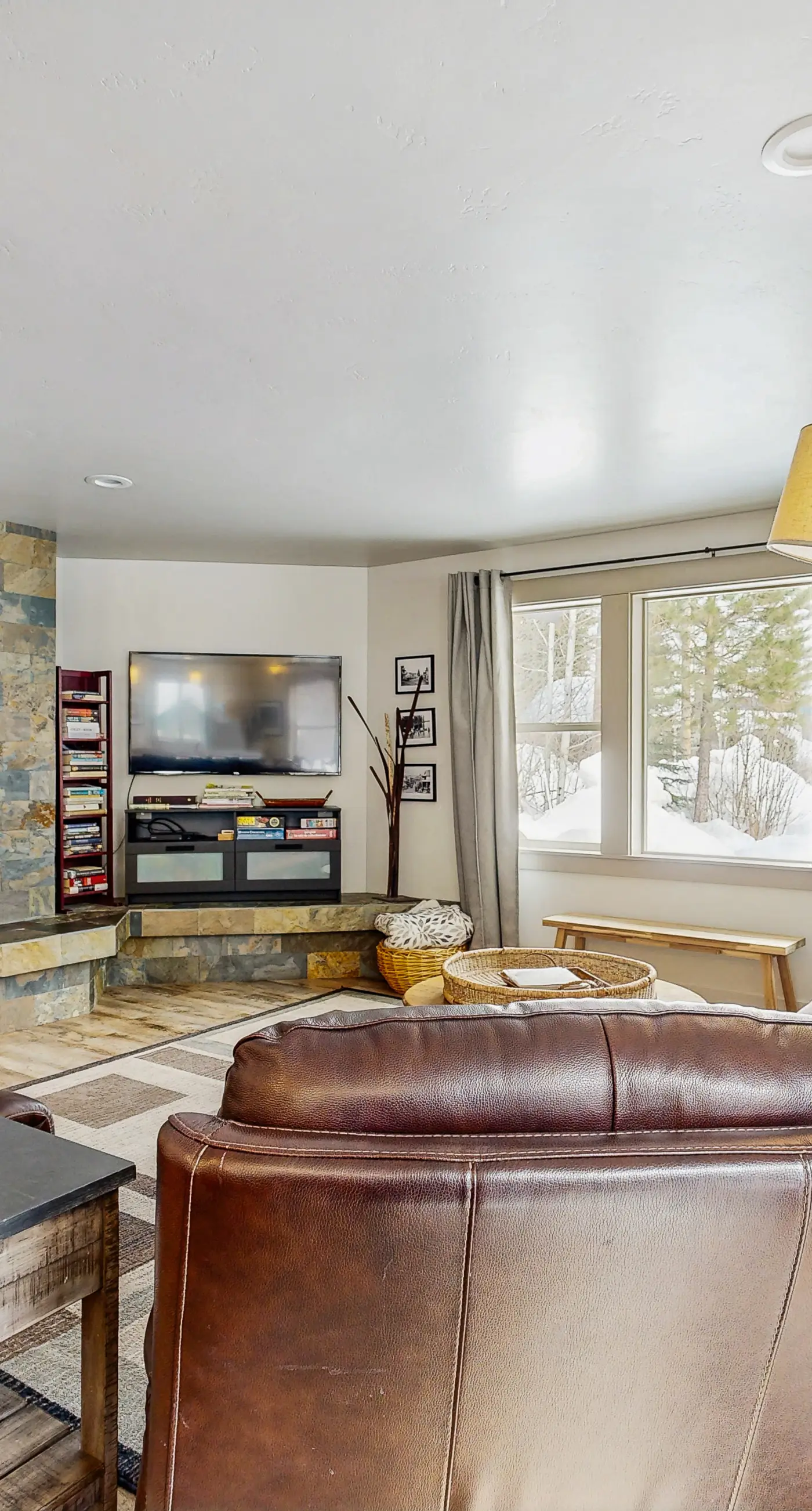 Stunning Home Hot Tub, Deck & Office